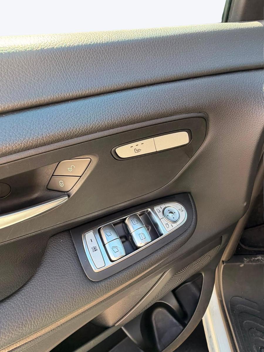 MERCEDES-BENZ V 250 d BlueTec lang 4matic Van-image-14