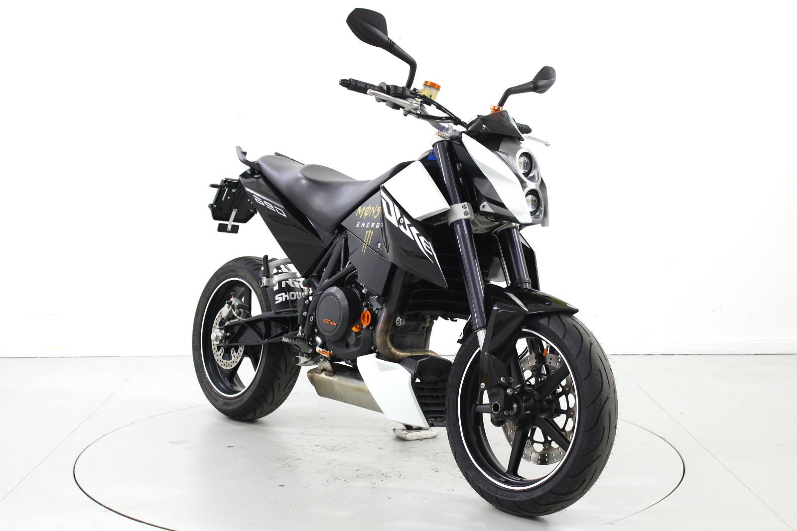 KTM 690 Duke-image-1