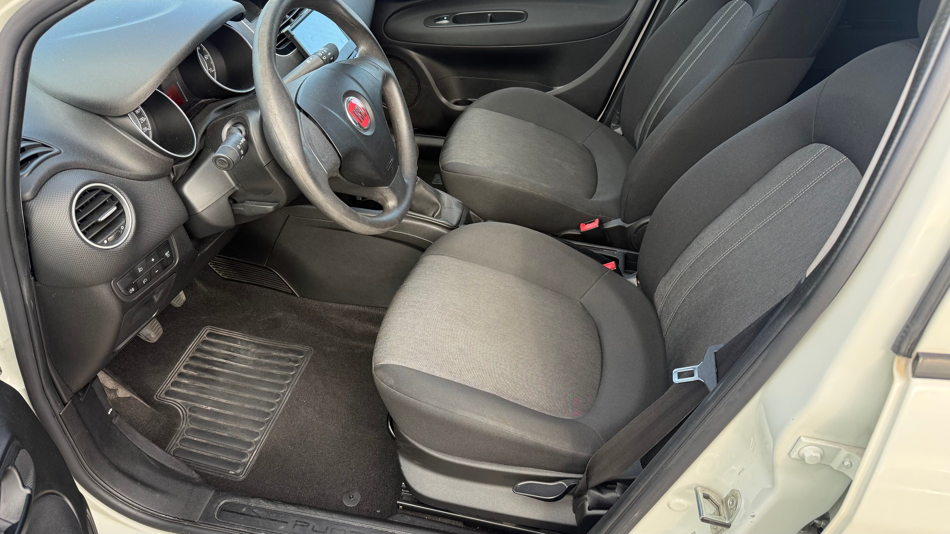 FIAT Punto 1.4 Pop Star-showroom-element-1