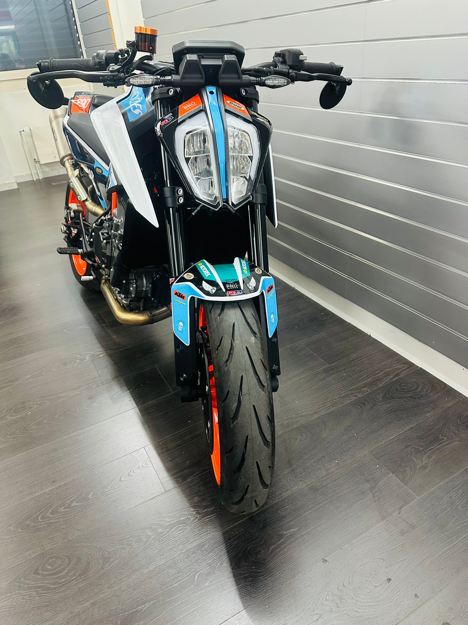 KTM 890 Duke R-image-5