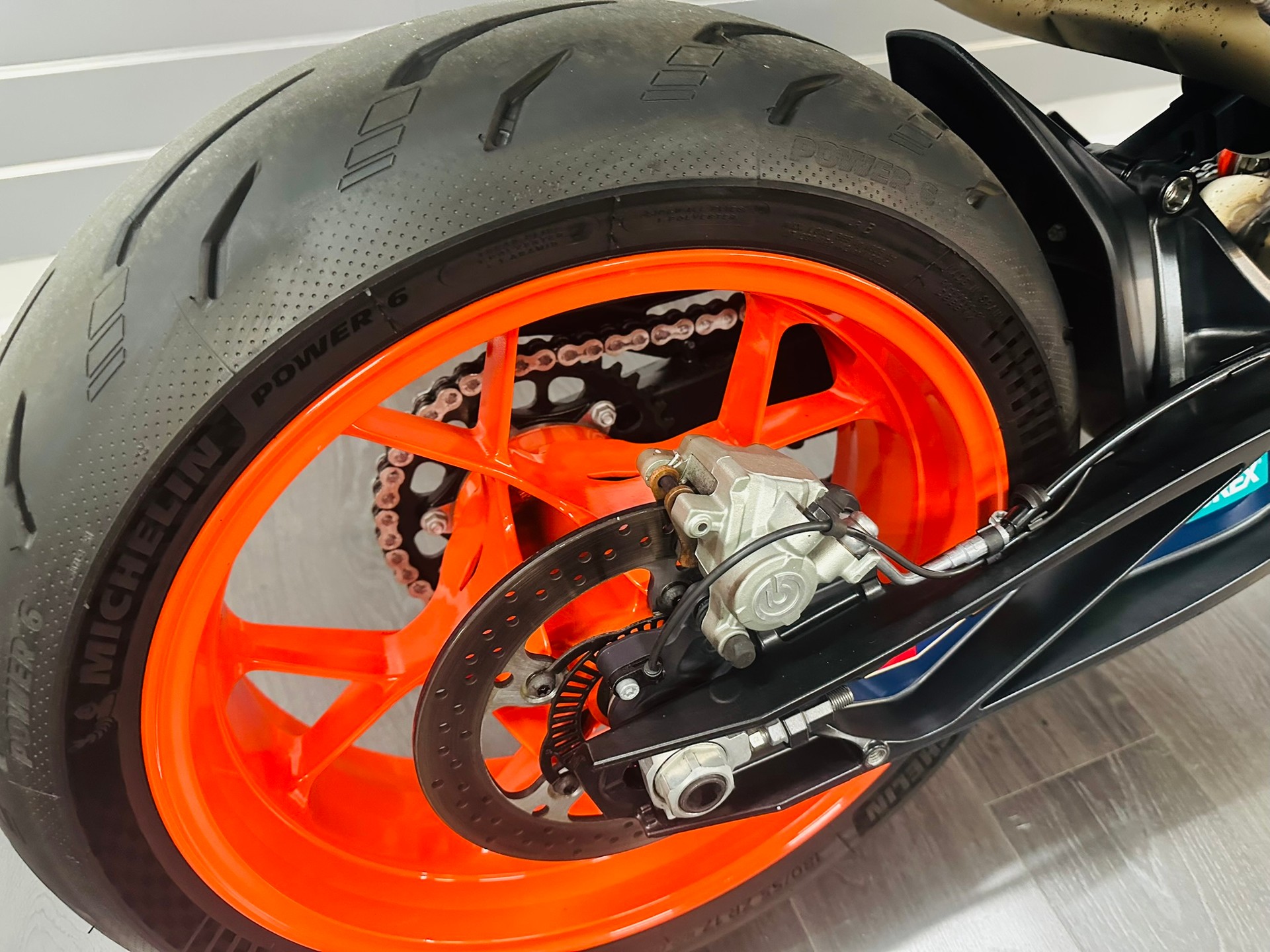 KTM 890 Duke R-image-3