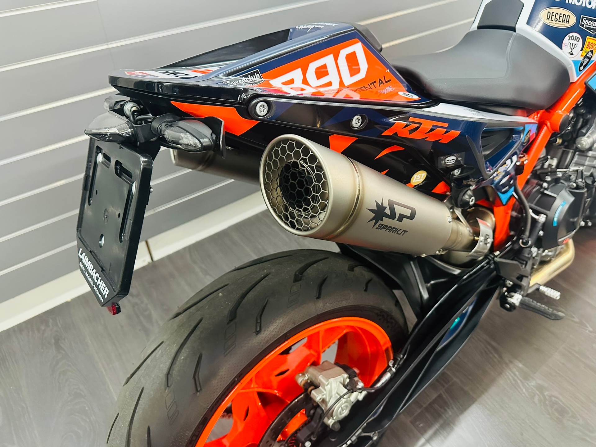 KTM 890 Duke R-image-1