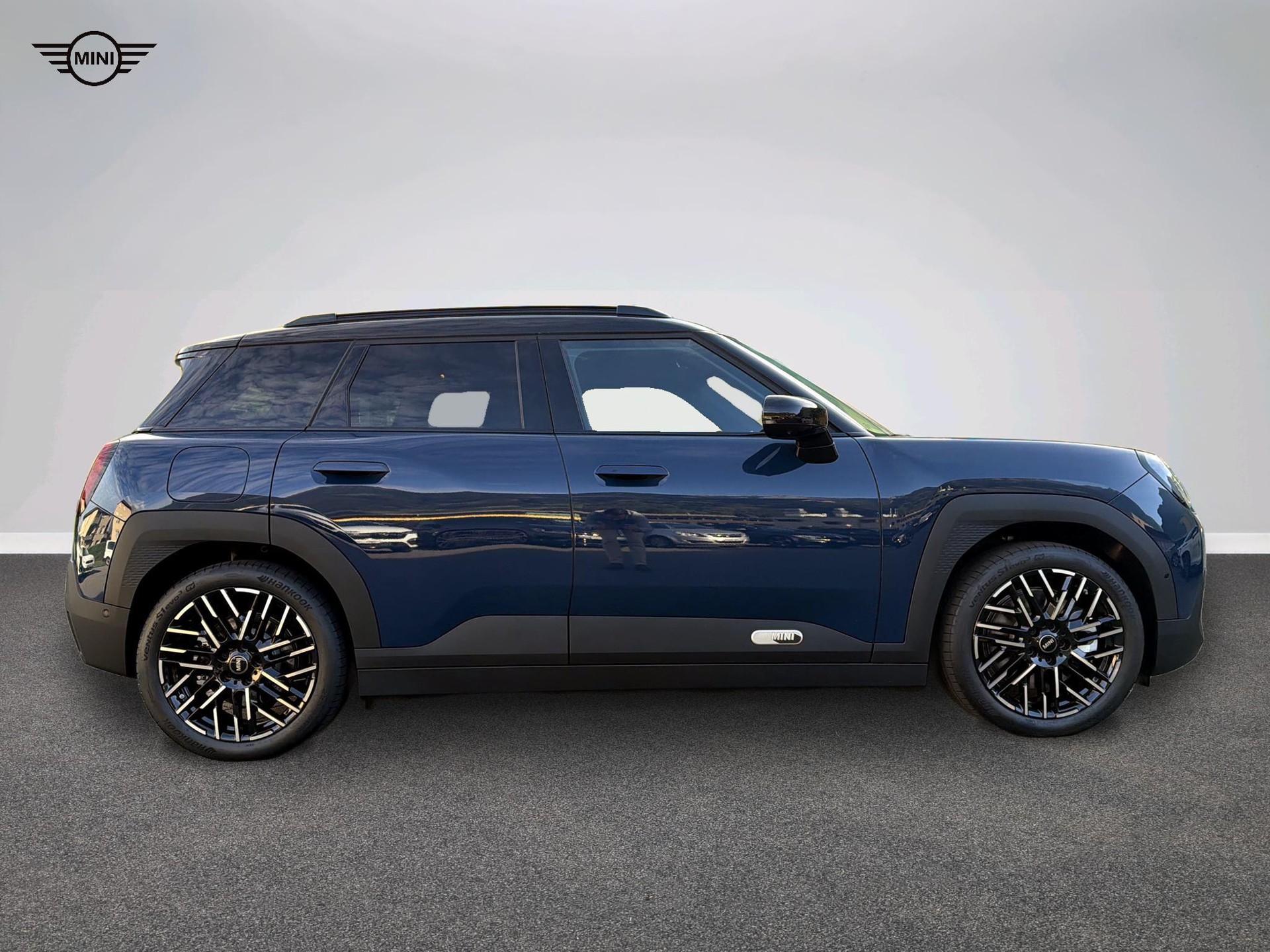 MINI Aceman SE-showroom-element-1