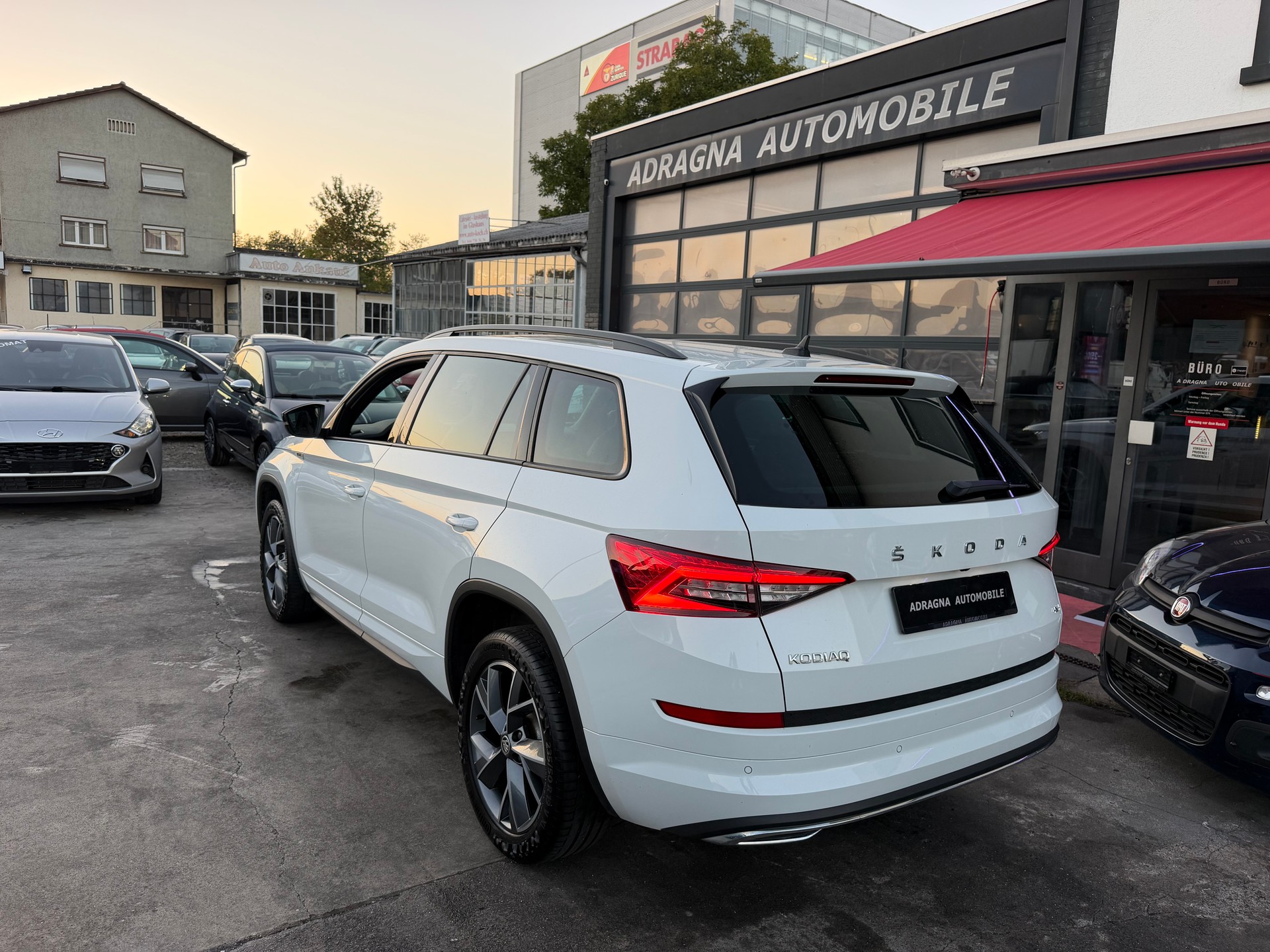 SKODA Kodiaq 2.0 TDI CR Sport Line 4x4 DSG-image-4