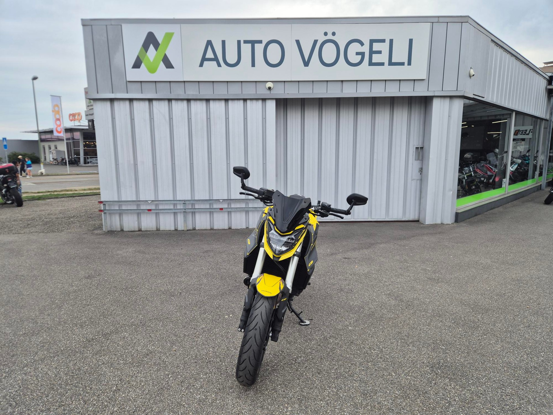 HONDA CB 750 Hornet (35kW)-showroom-element-1