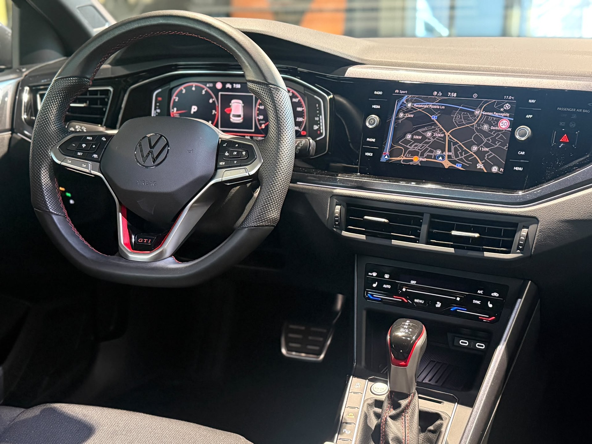 VW Polo 2.0 TSI GTI United DSG-image-11