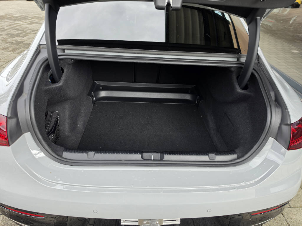 MERCEDES-BENZ EQE 350 4Matic AMG Line-showroom-element-3