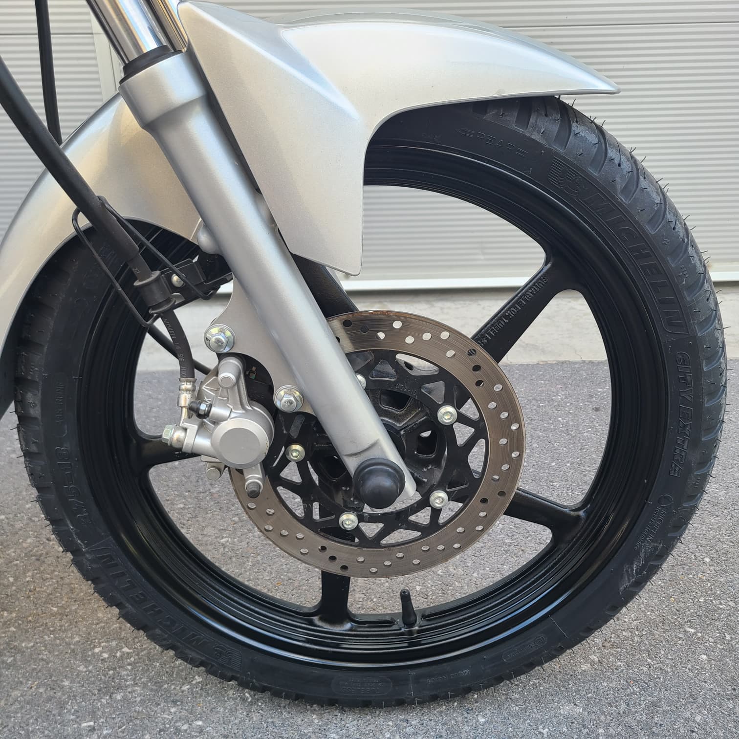 YAMAHA YBR 125-image-9
