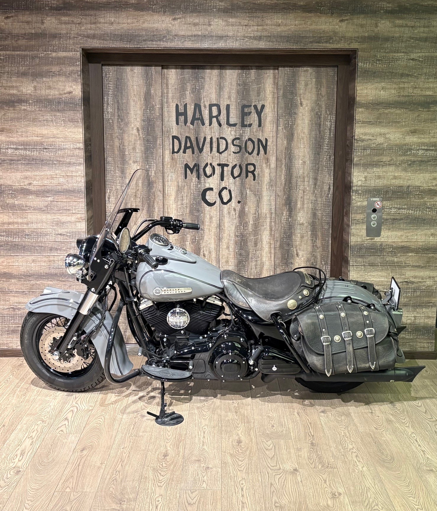HARLEY-DAVIDSON FLHRC 1584 Road King Classic ABS Ref. 4115-image-3