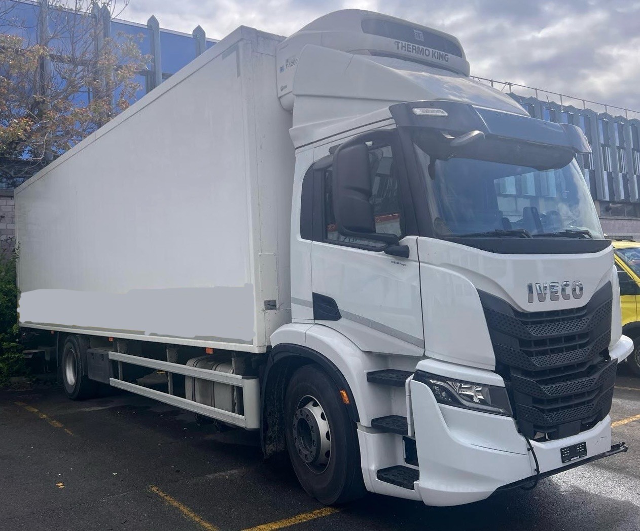 IVECO S-Way 190S36 FP-image-2