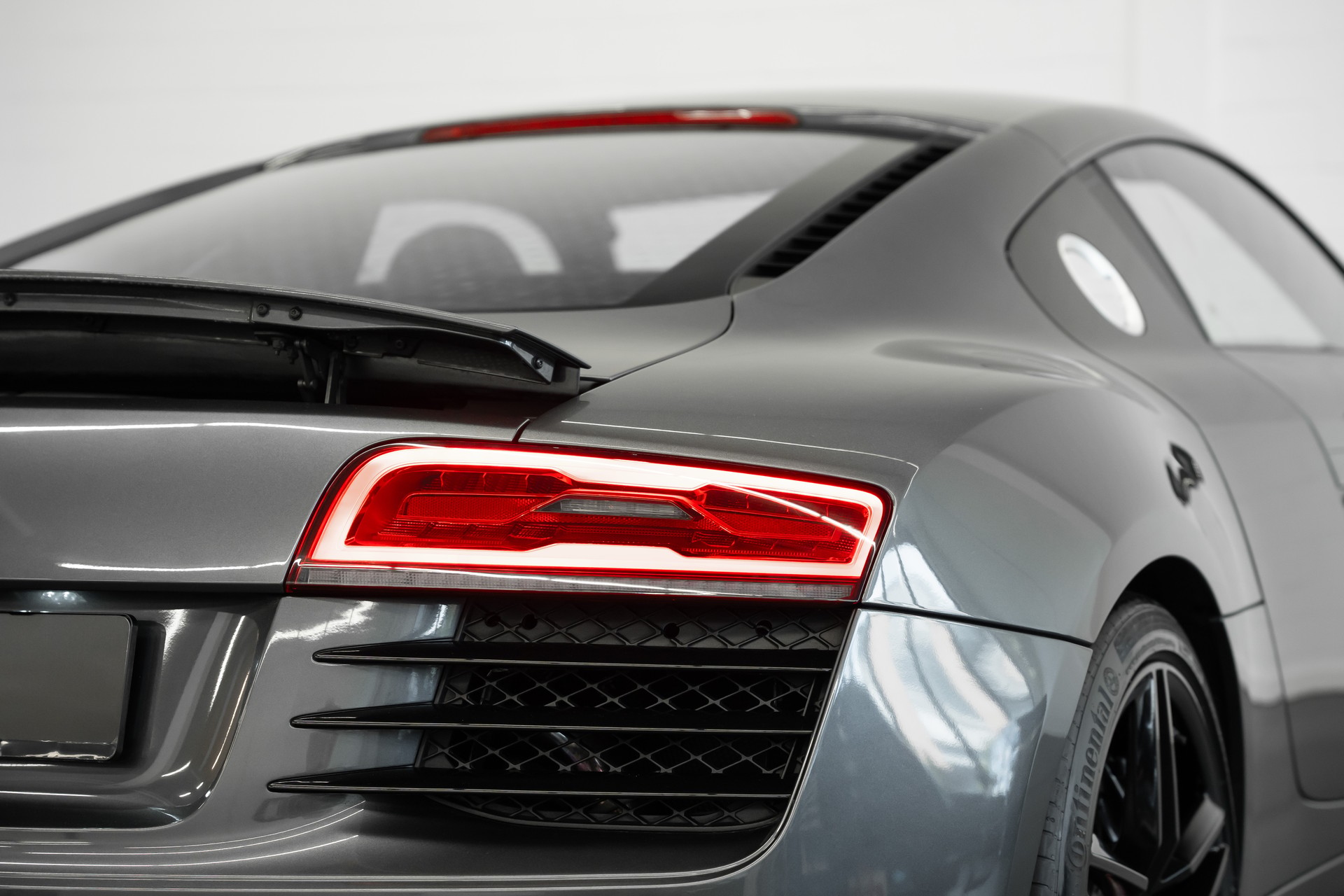 AUDI R8 Coupé 4.2 S-Tronic Capristo-image-8
