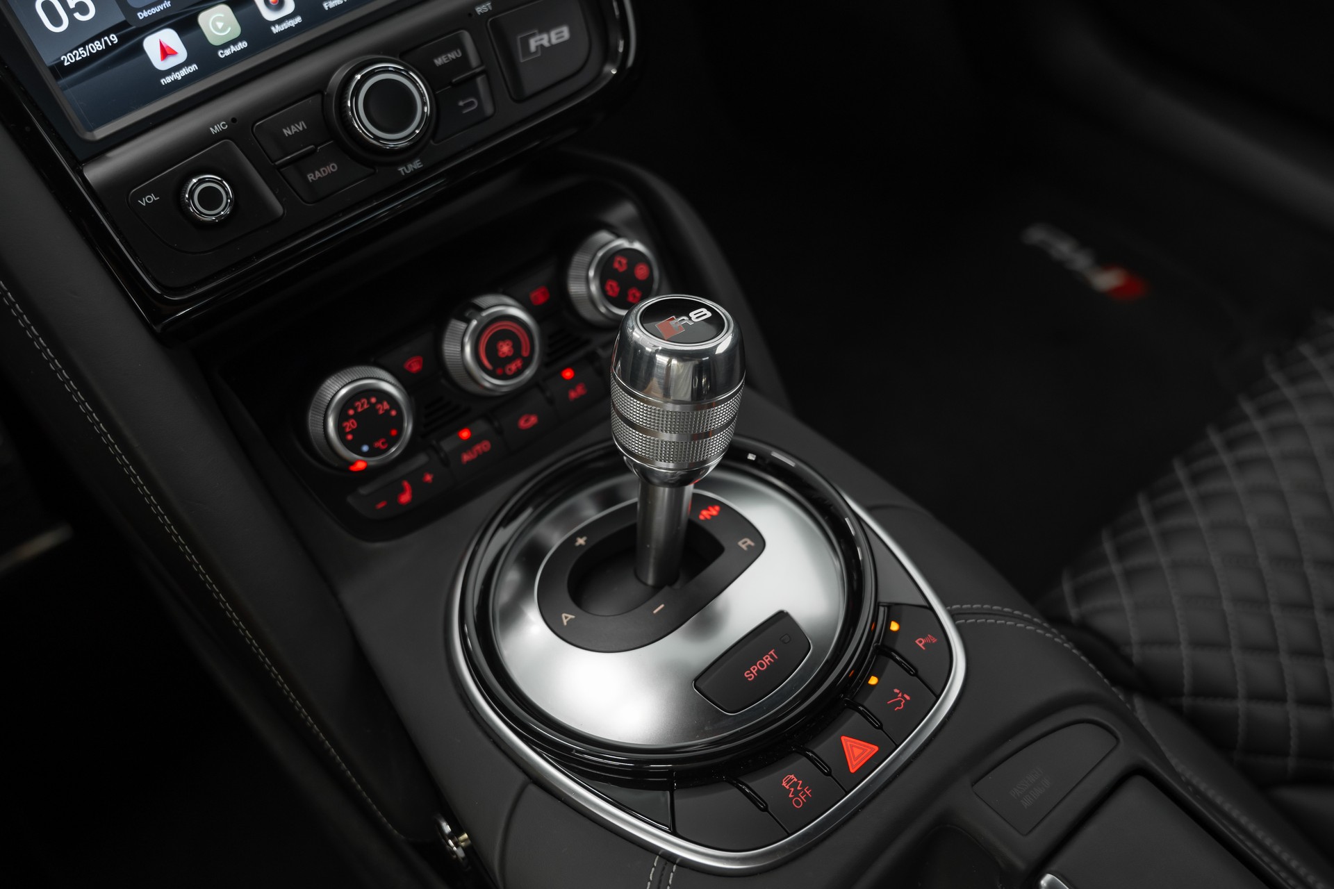 AUDI R8 Coupé 4.2 S-Tronic Capristo-image-18