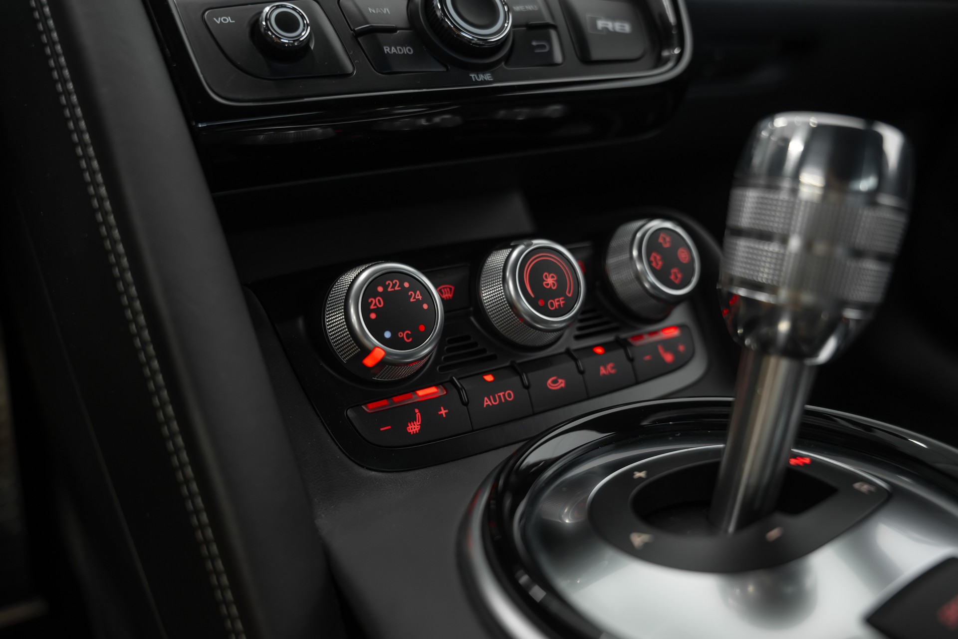 AUDI R8 Coupé 4.2 S-Tronic Capristo-image-21