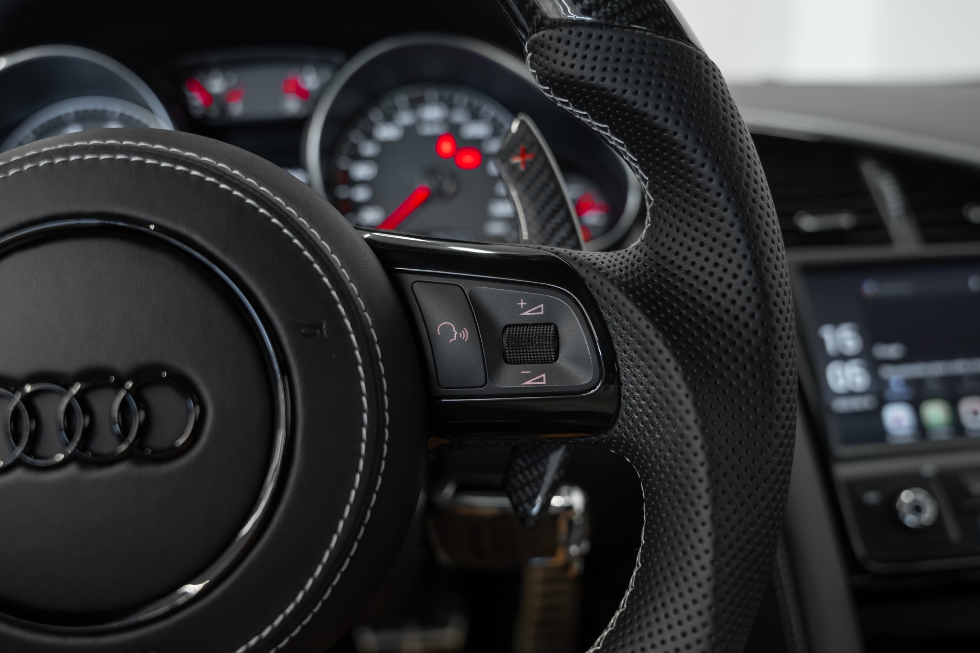 AUDI R8 Coupé 4.2 S-Tronic Capristo-image-19