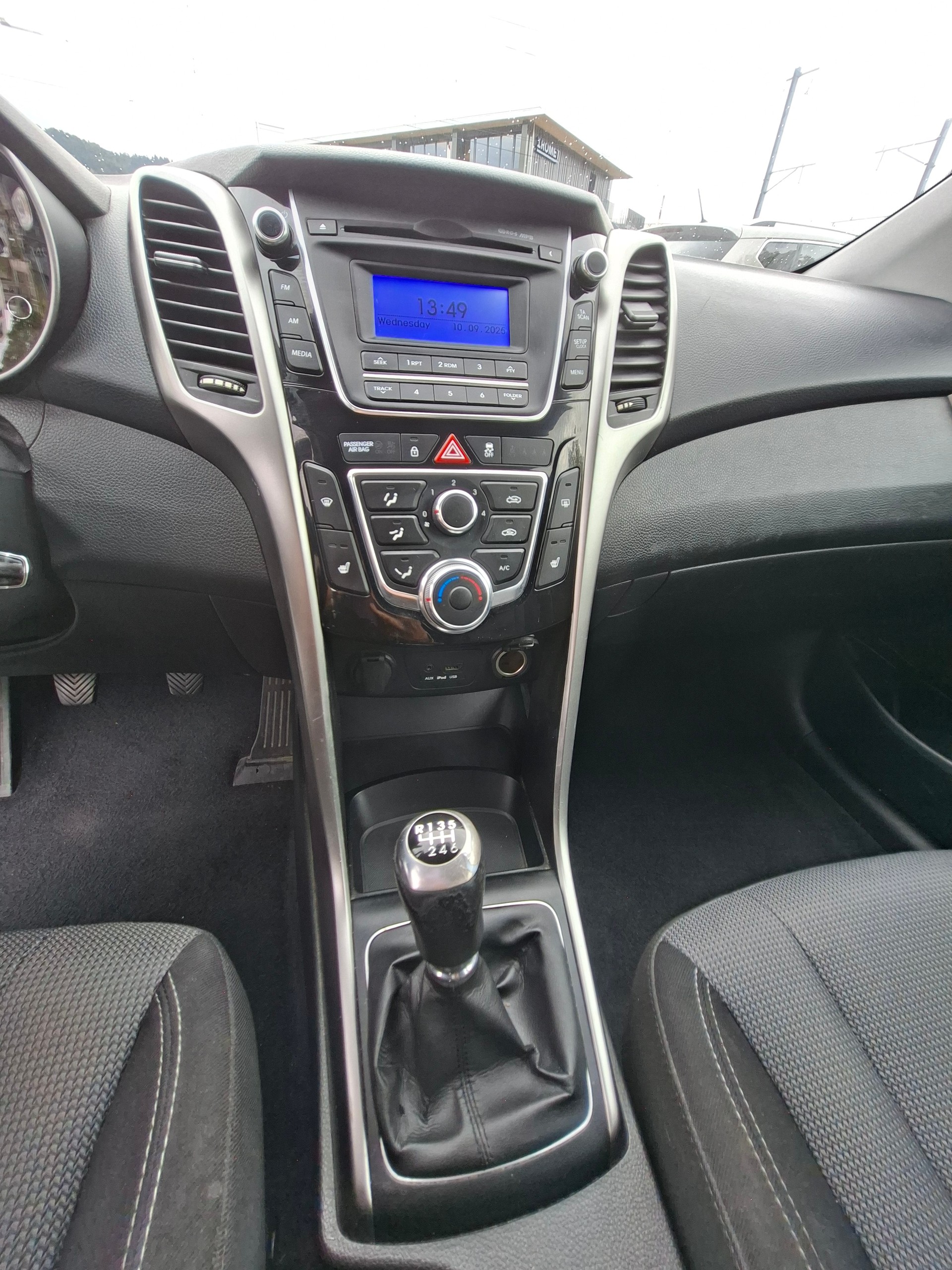 HYUNDAI i30 1.4 Comfort-image-6