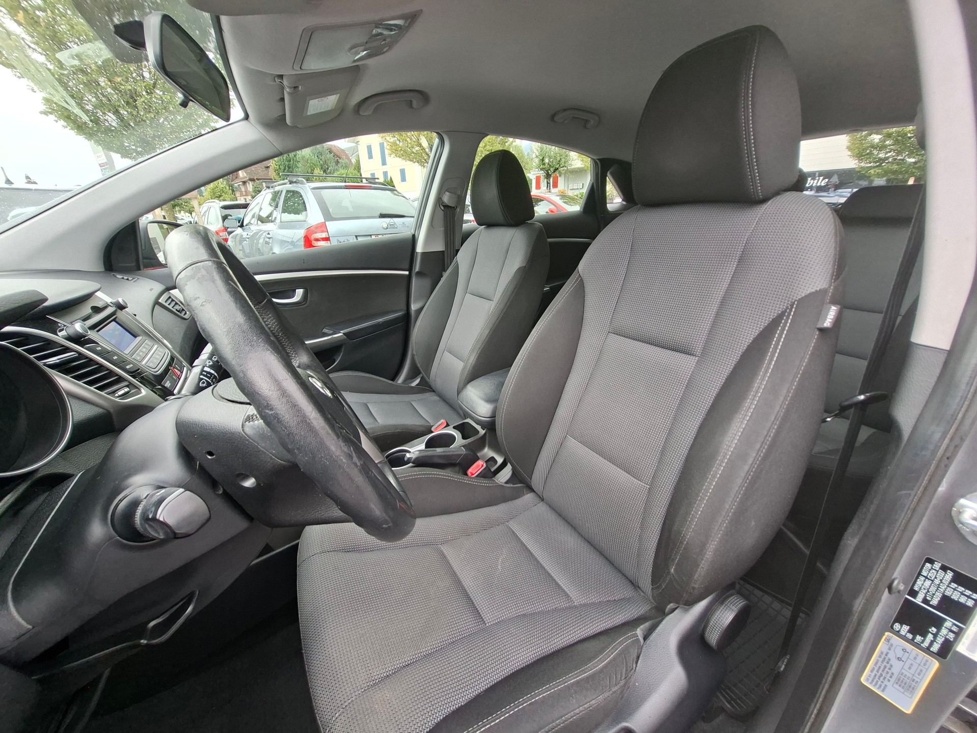HYUNDAI i30 1.4 Comfort-image-5