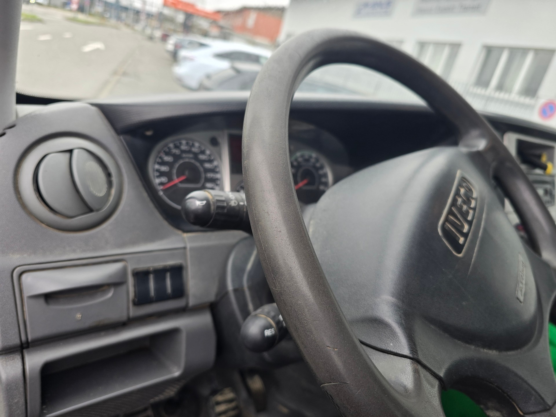 IVECO 35c15-image-9