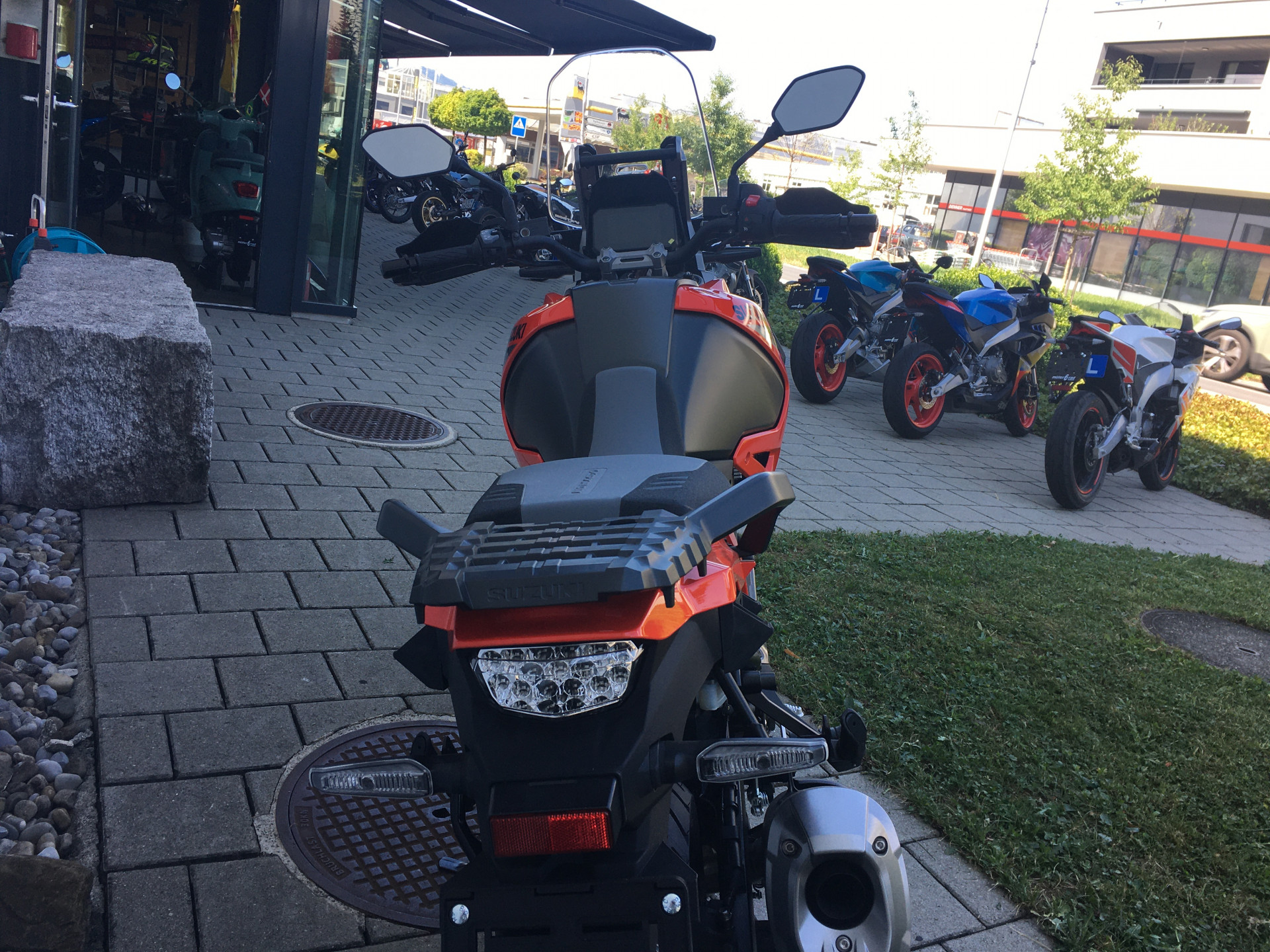 SUZUKI DL 1050 A V-Strom-image-4