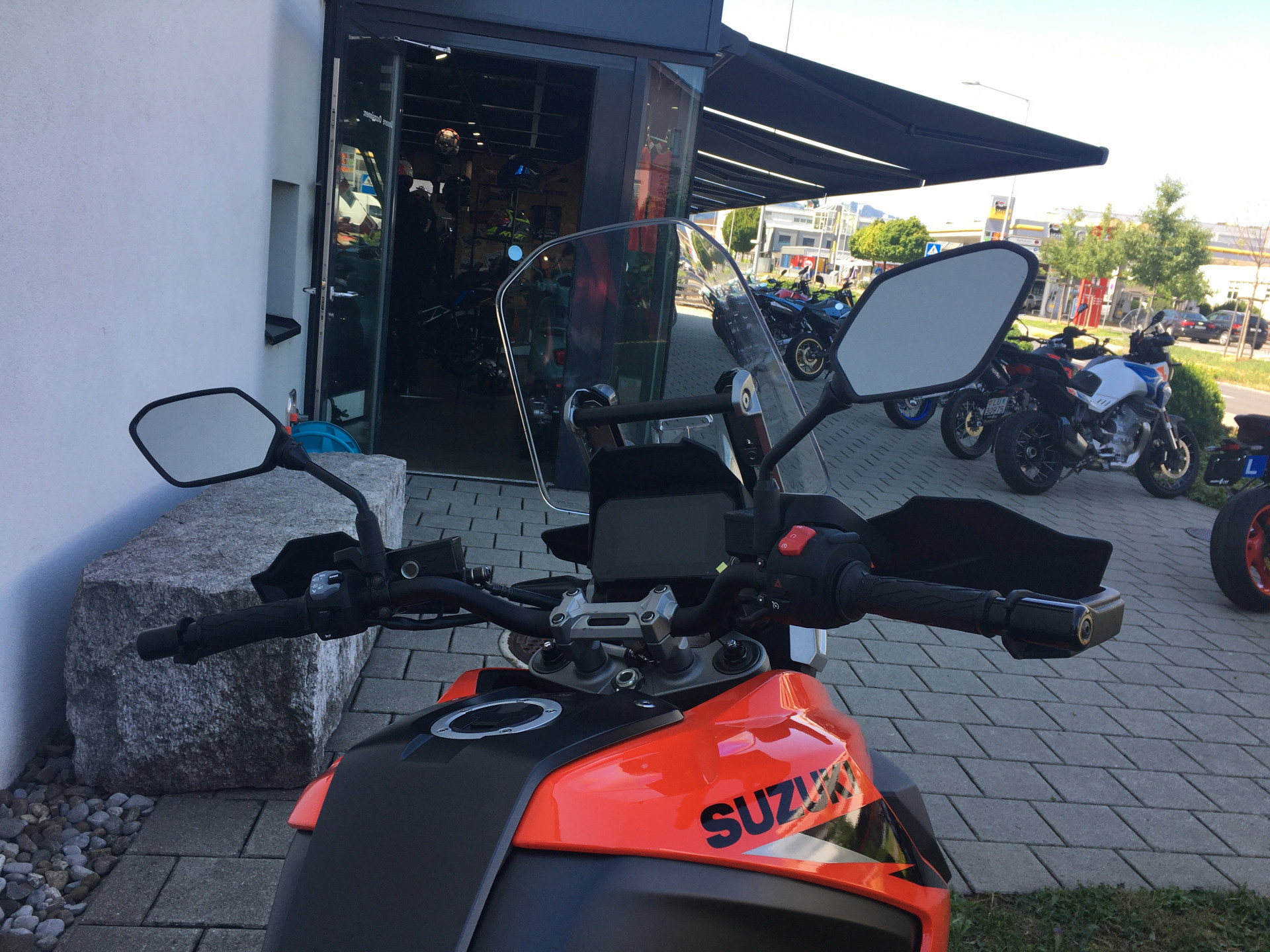 SUZUKI DL 1050 A V-Strom-image-6