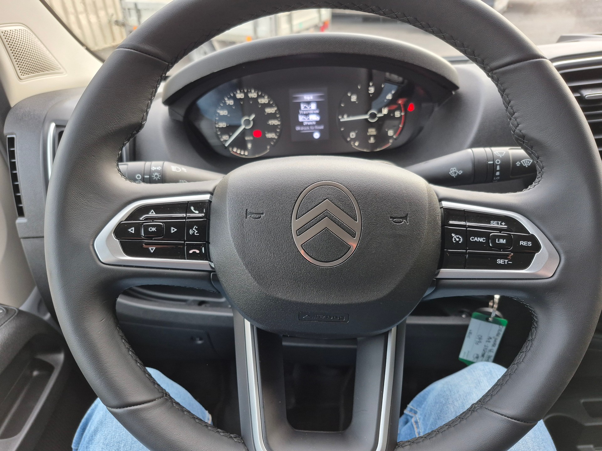 CITROEN Jumper 35+ 2.2 BlueHDi 140 L3-image-18
