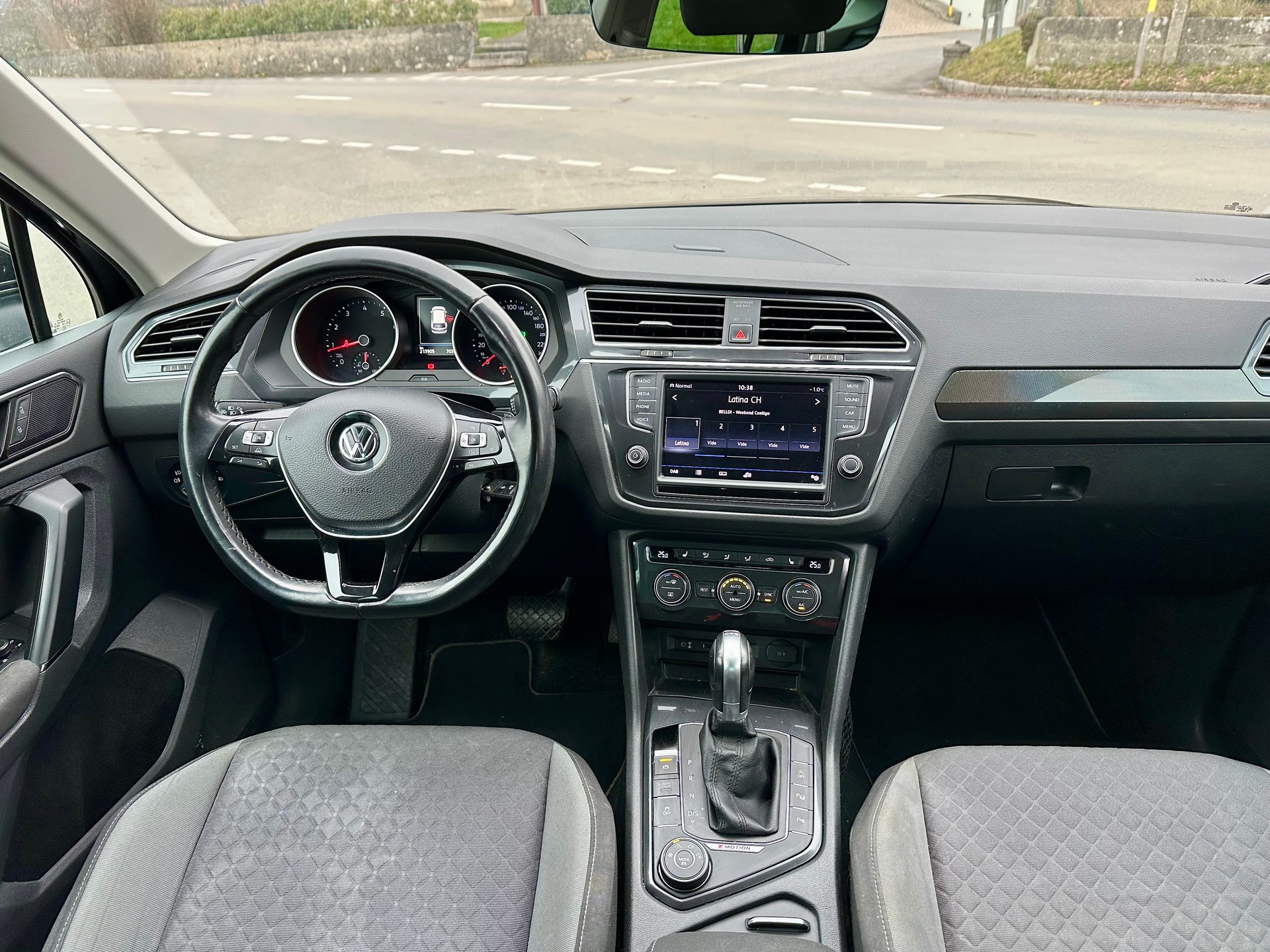 VW Tiguan 2.0TSI Comfortline 4Motion DSG-image-8
