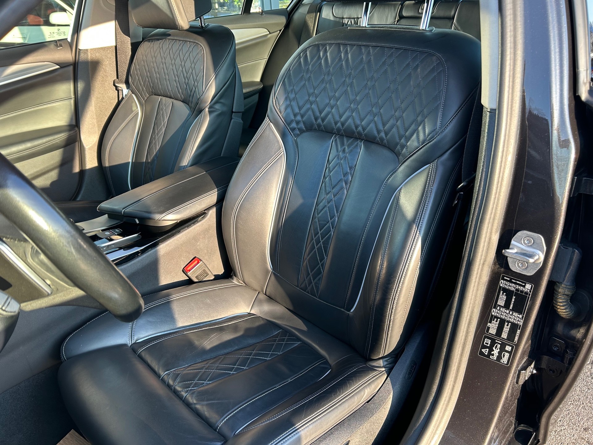BMW 520d xDrive Sport Line Steptronic-image-7