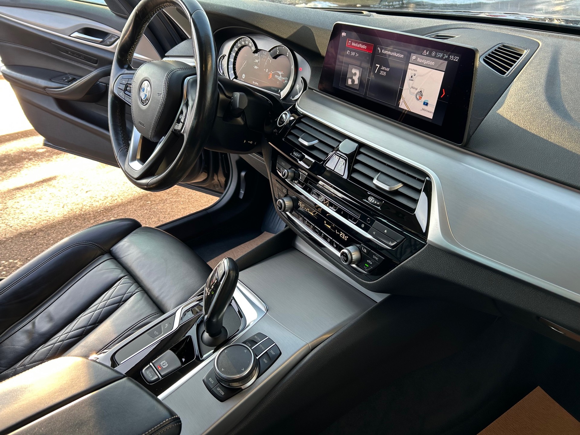 BMW 520d xDrive Sport Line Steptronic-image-10