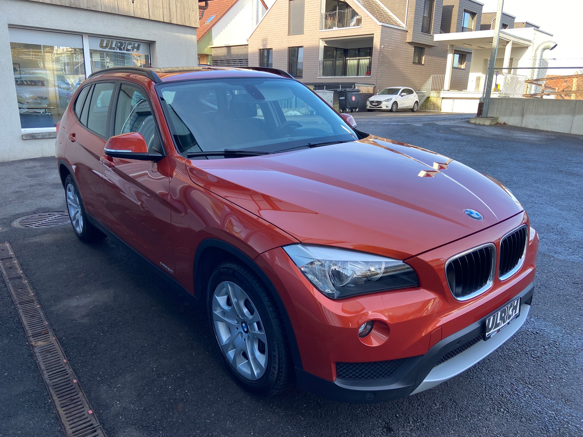 BMW X1 xDrive 20i-image-1