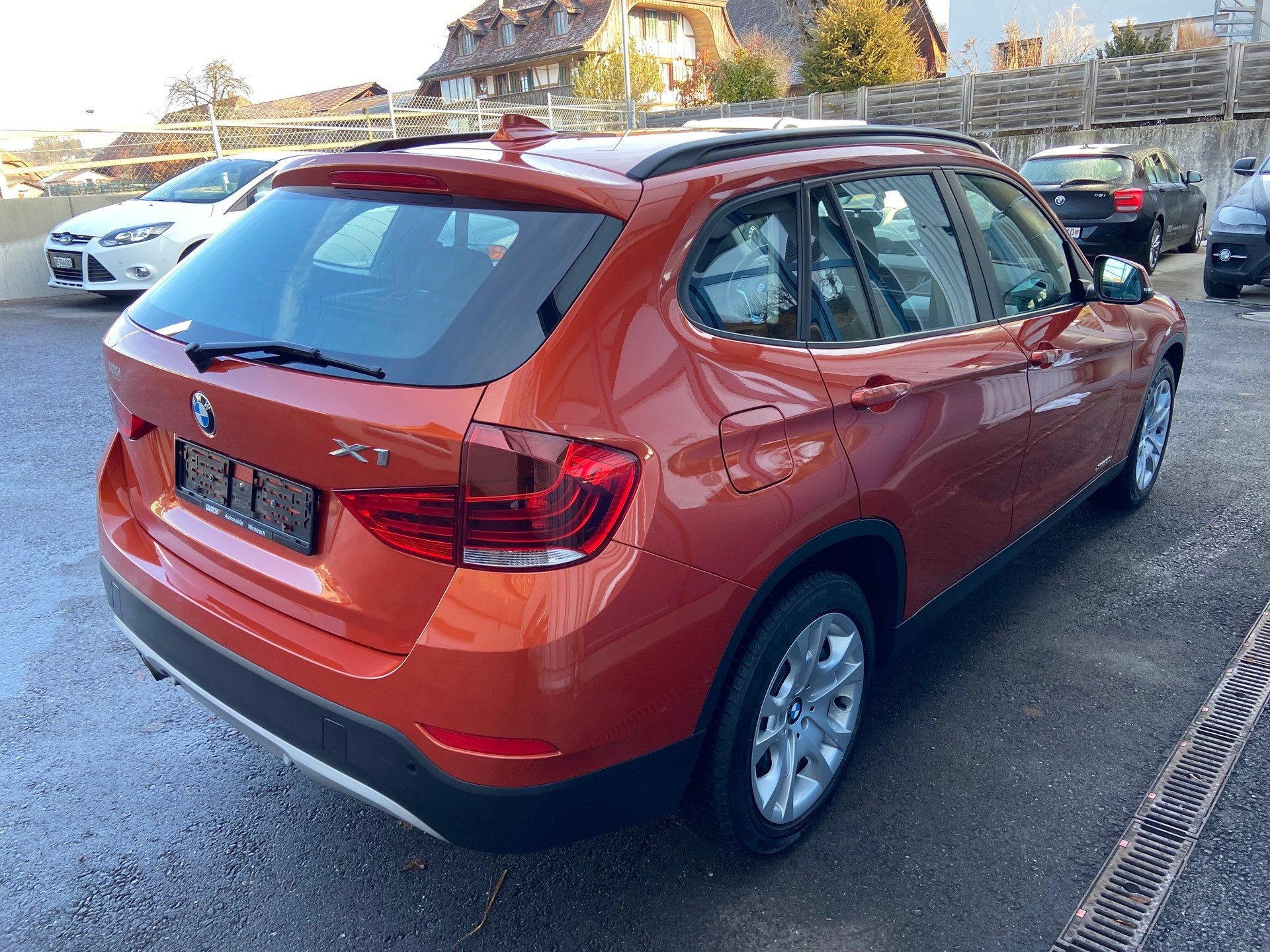 BMW X1 xDrive 20i-image-2
