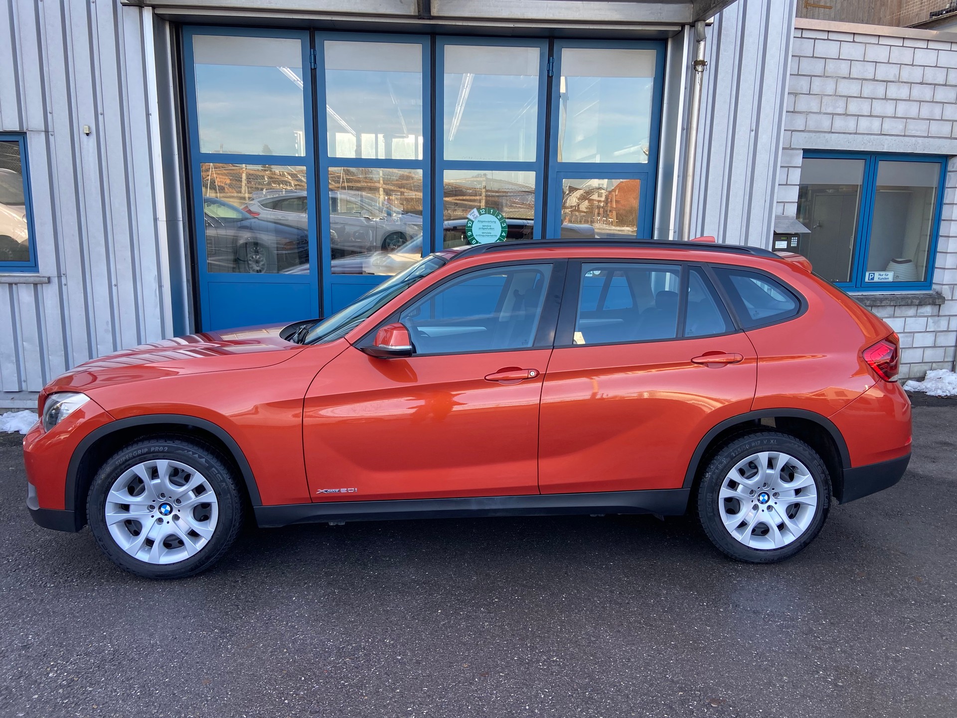 BMW X1 xDrive 20i-image-5