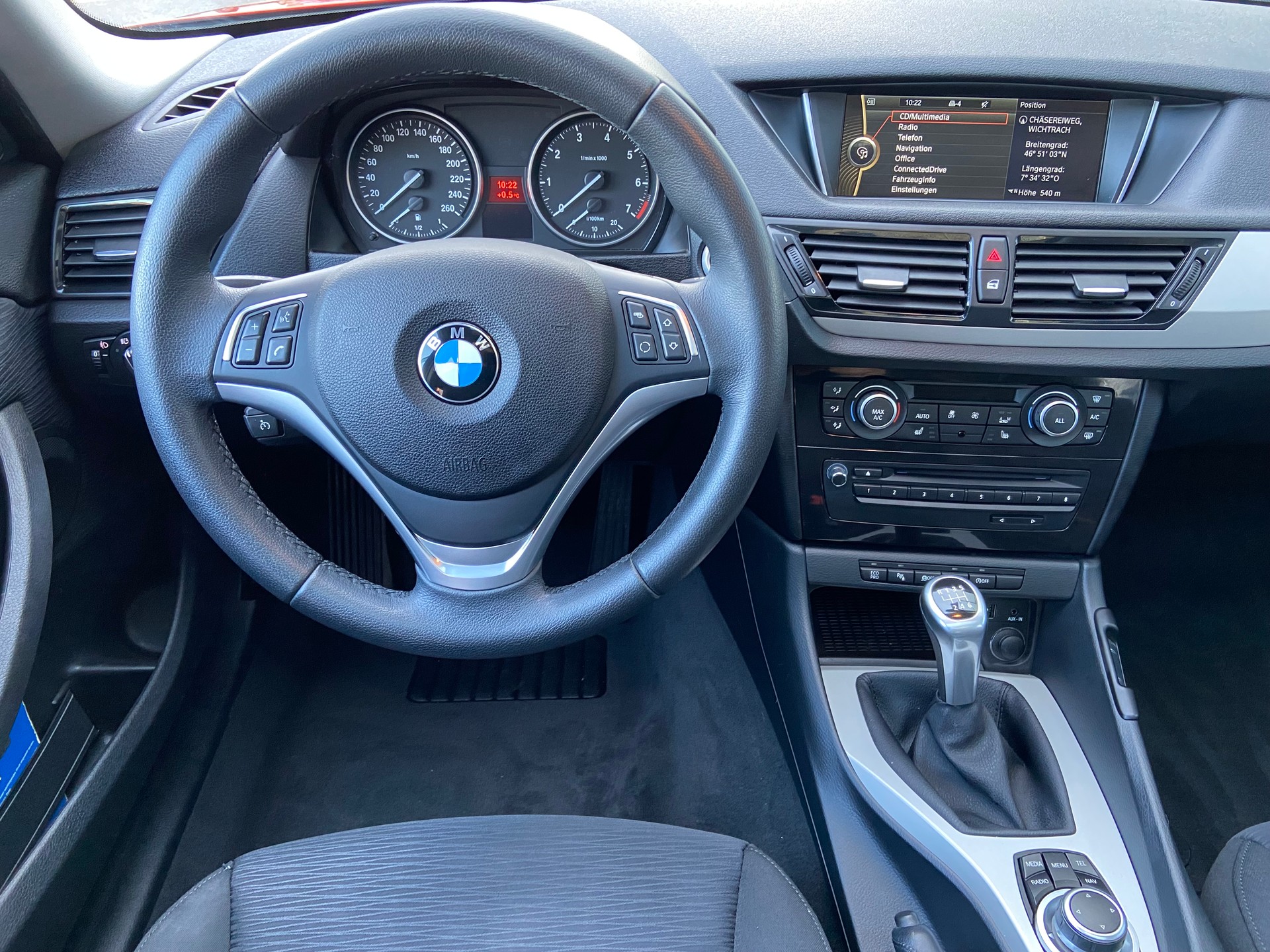 BMW X1 xDrive 20i-image-9