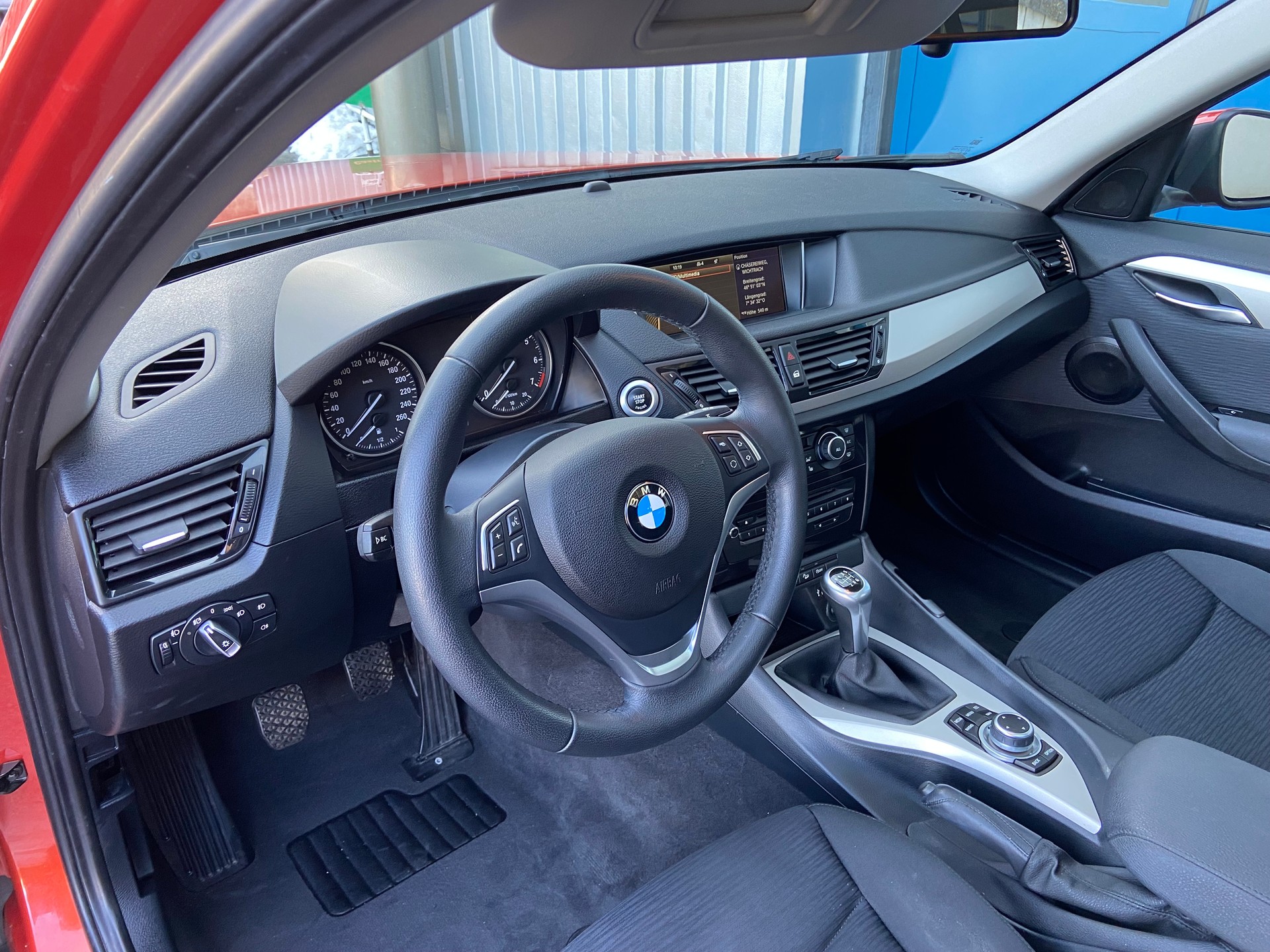 BMW X1 xDrive 20i-image-6