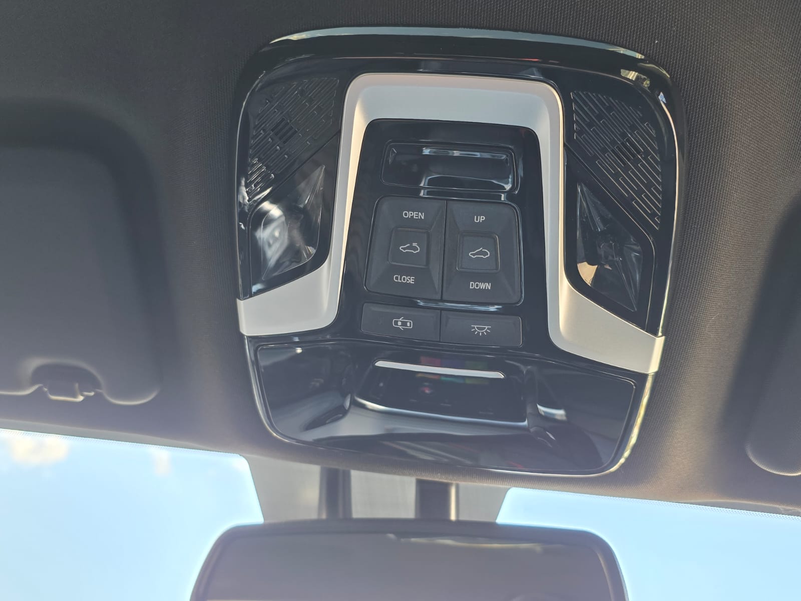 JAC T9EV 88kWh Luxury 4x4-image-21