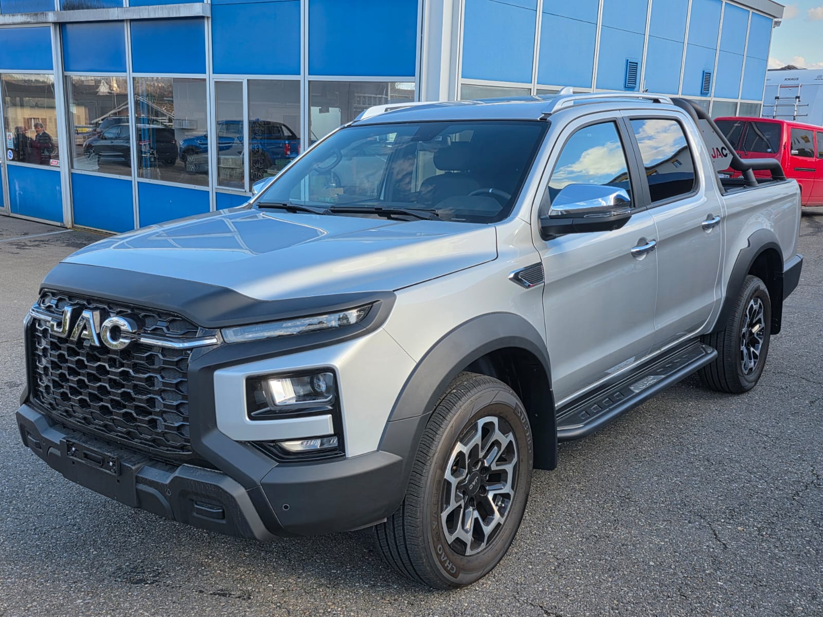 JAC T9EV 88kWh Luxury 4x4-showroom-element-1