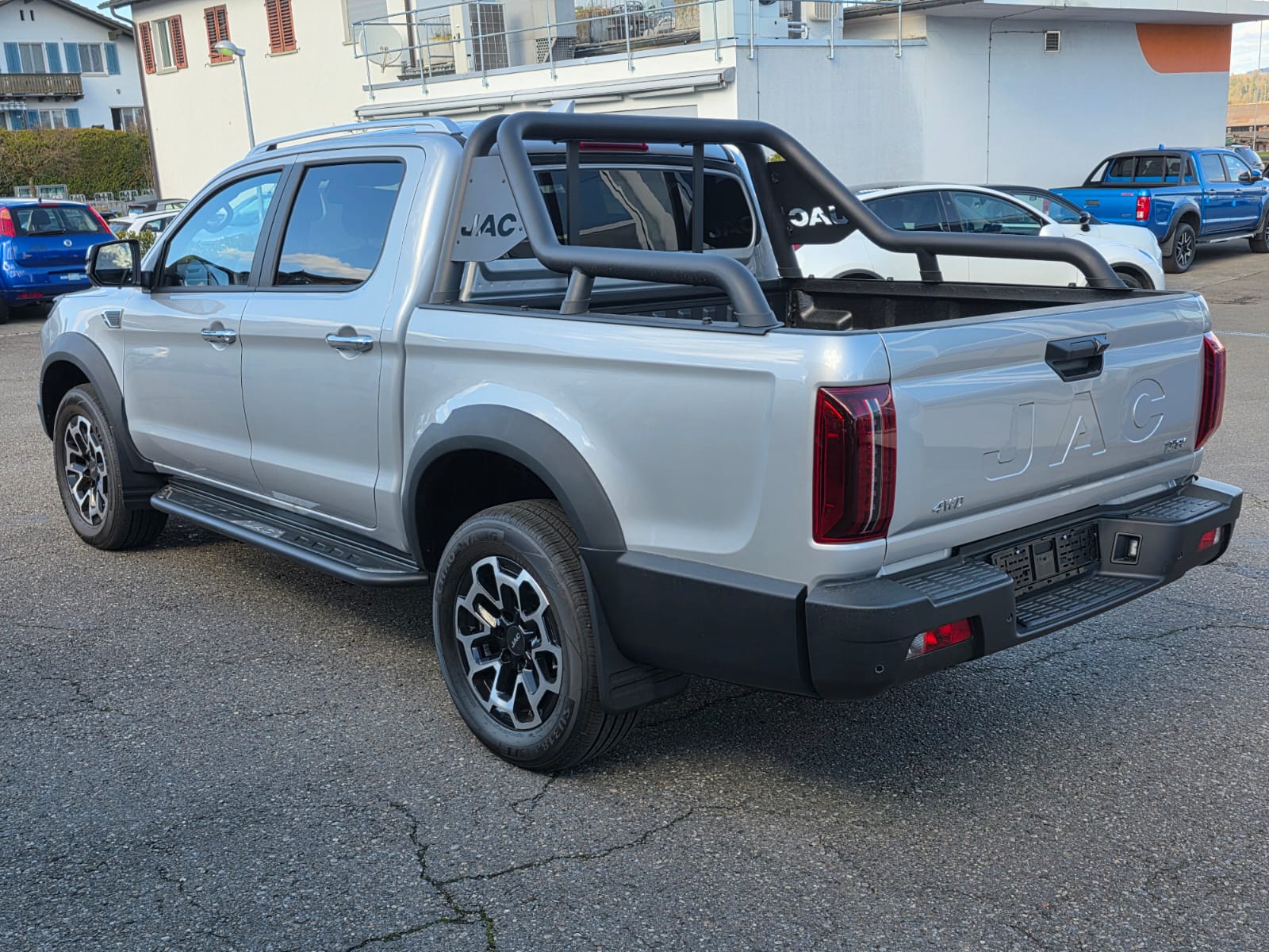 JAC T9EV 88kWh Luxury 4x4-showroom-element-3