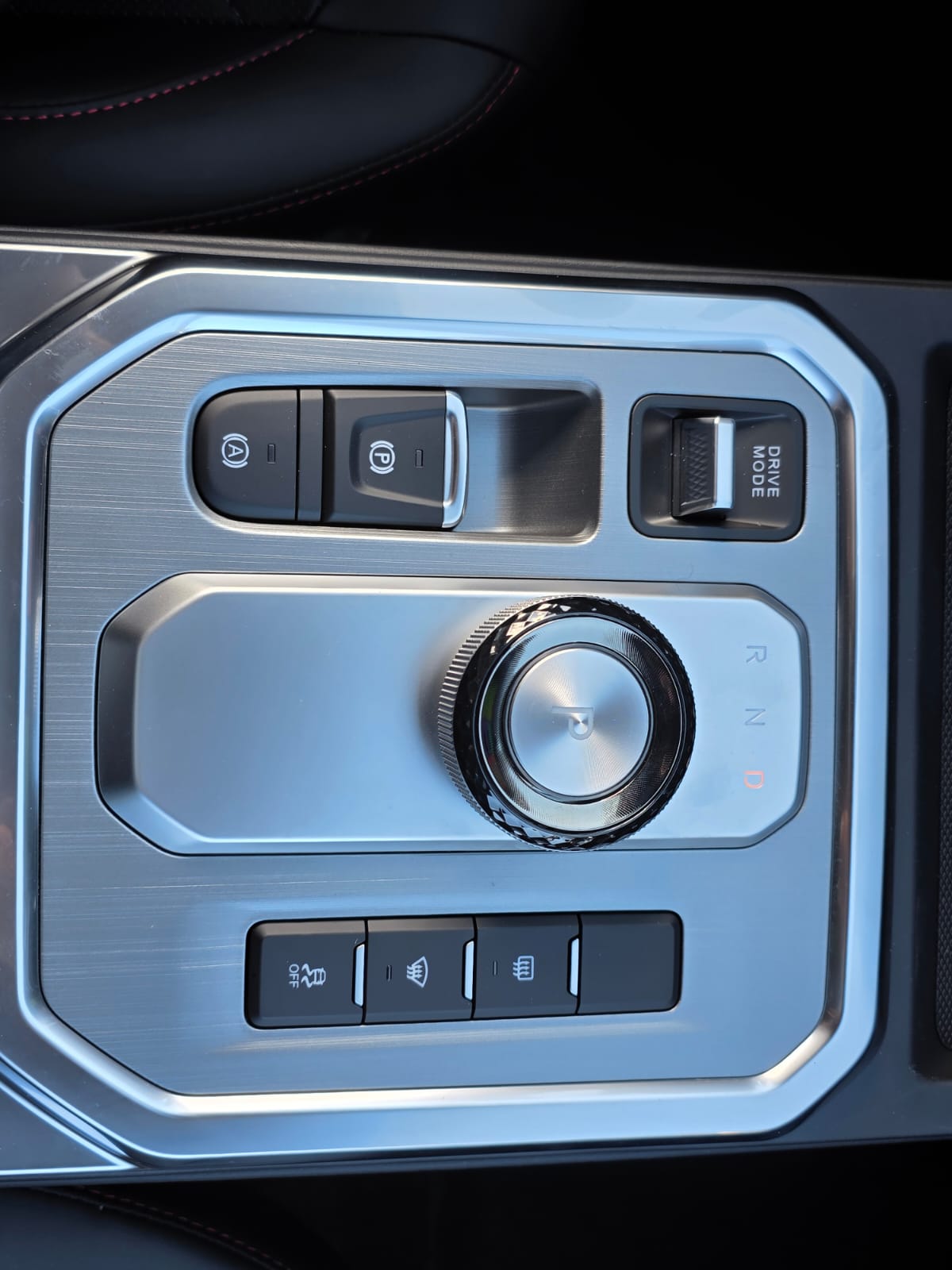 JAC T9EV 88kWh Luxury 4x4-image-25