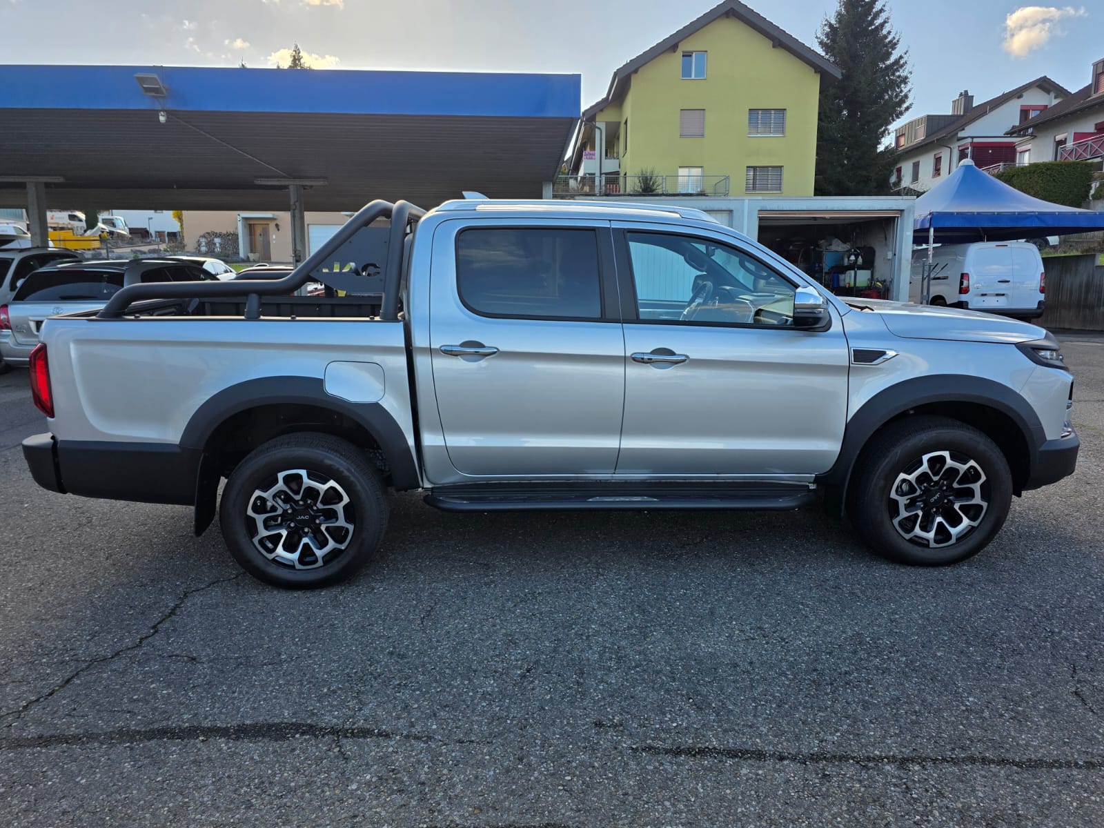 JAC T9EV 88kWh Luxury 4x4-image-7