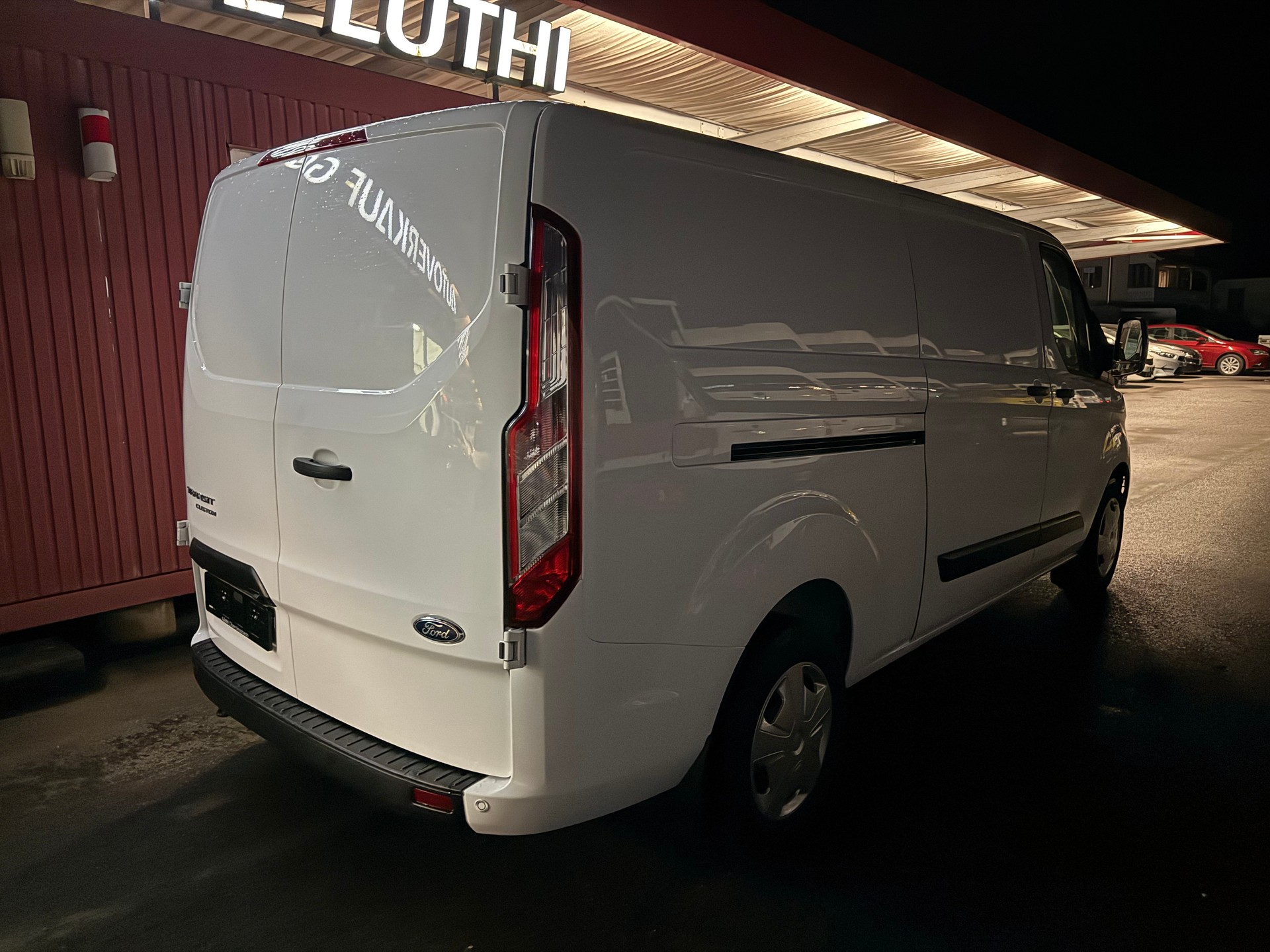 FORD Transit Custom Van 300 L2H1 Trend Automat-image-2