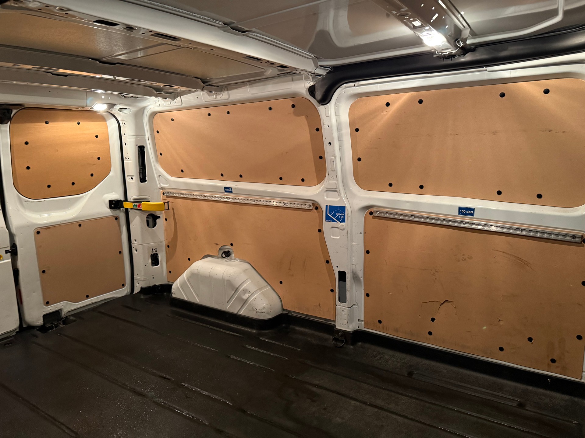 FORD Transit Custom Van 300 L2H1 Trend Automat-image-4