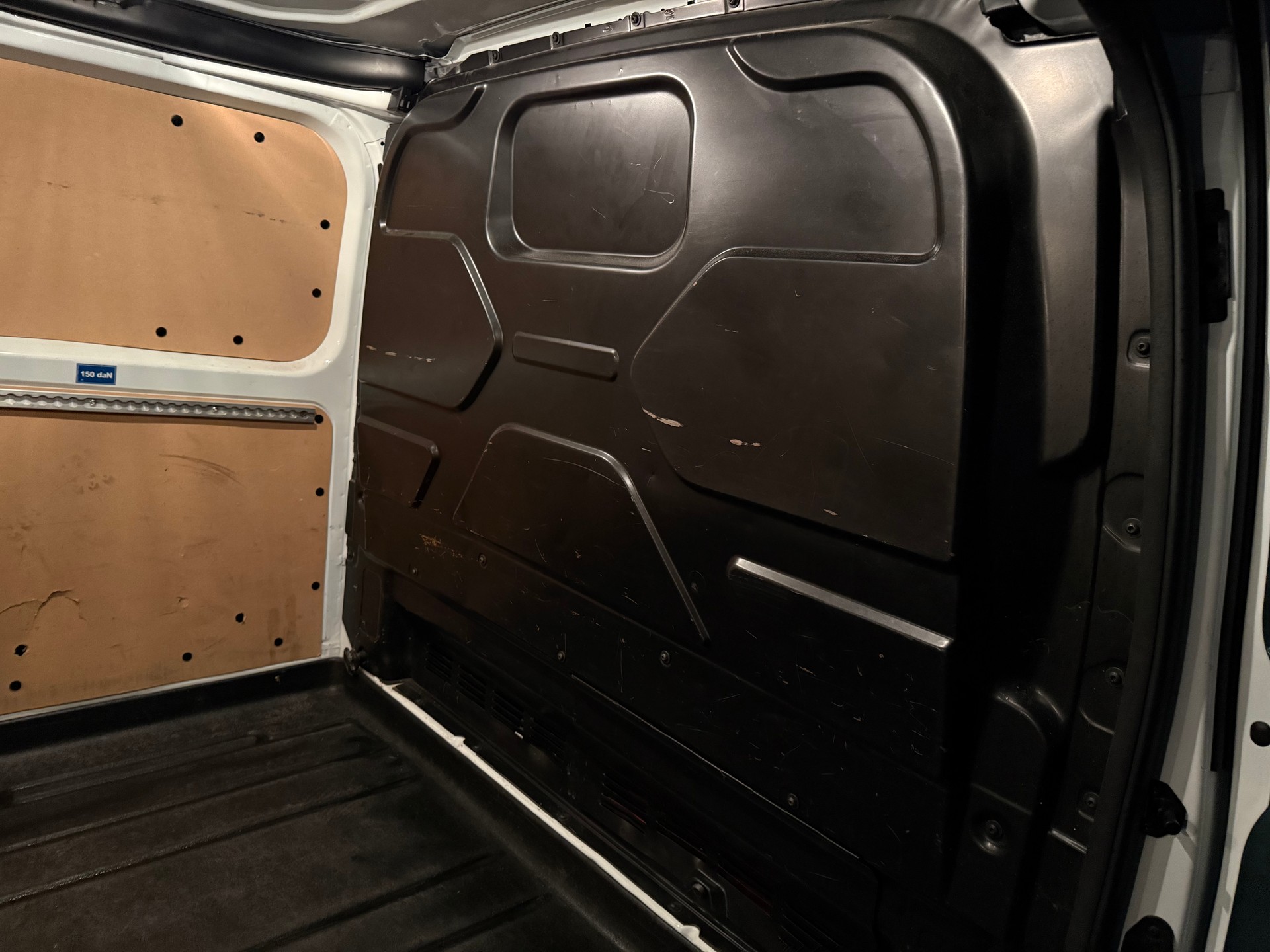 FORD Transit Custom Van 300 L2H1 Trend Automat-image-3