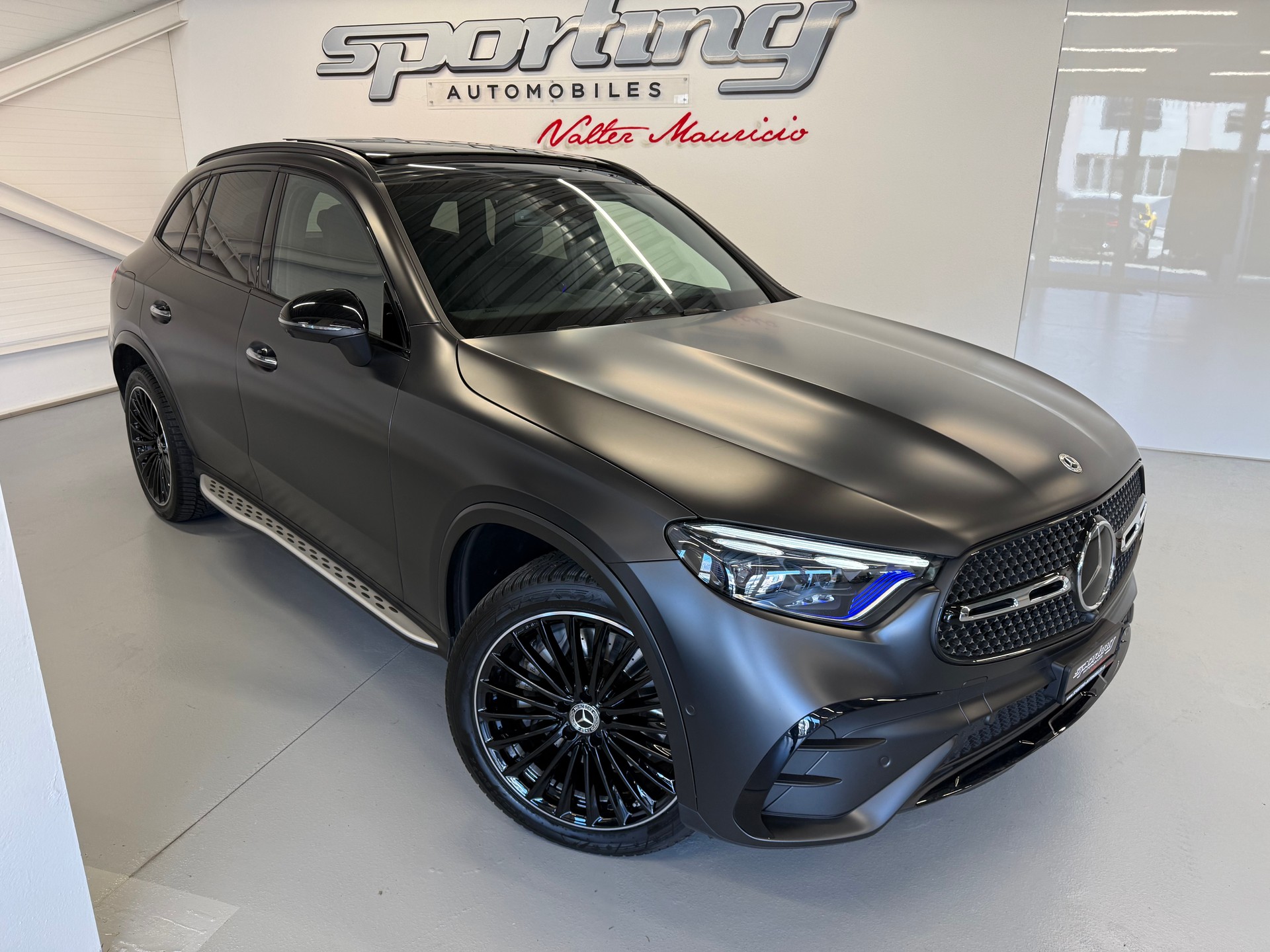 MERCEDES-BENZ GLC 400 e AMG 4Matic 9G-Tronic-showroom-element-1