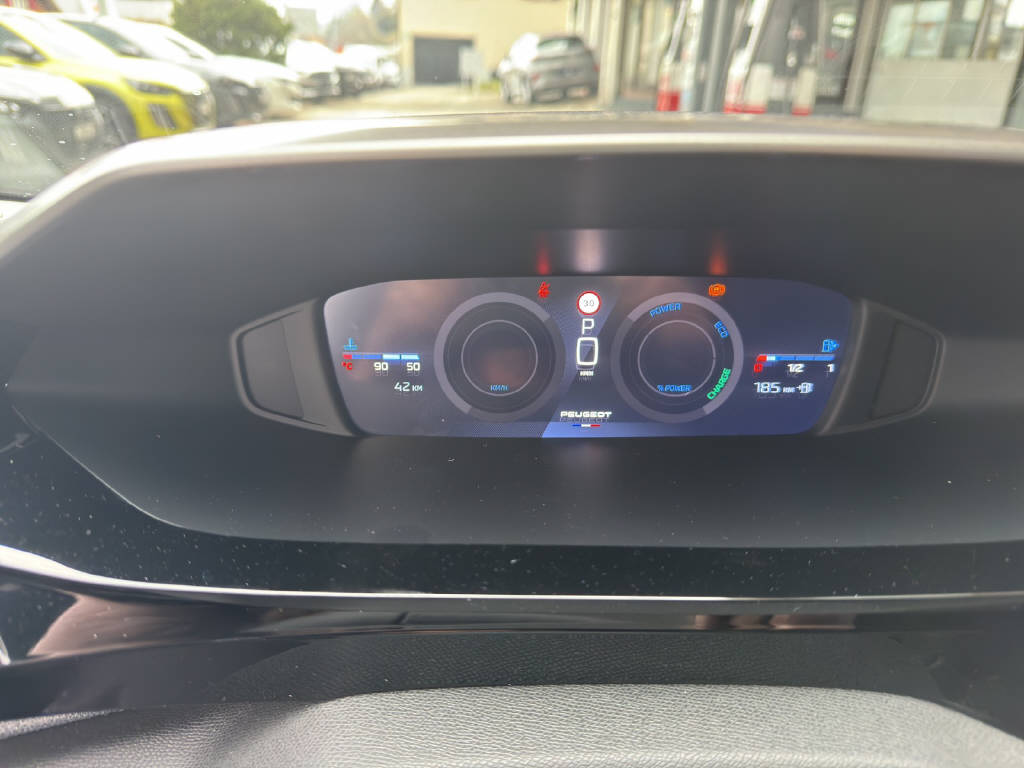 PEUGEOT 308 1.2 Hybrid Allure-image-5