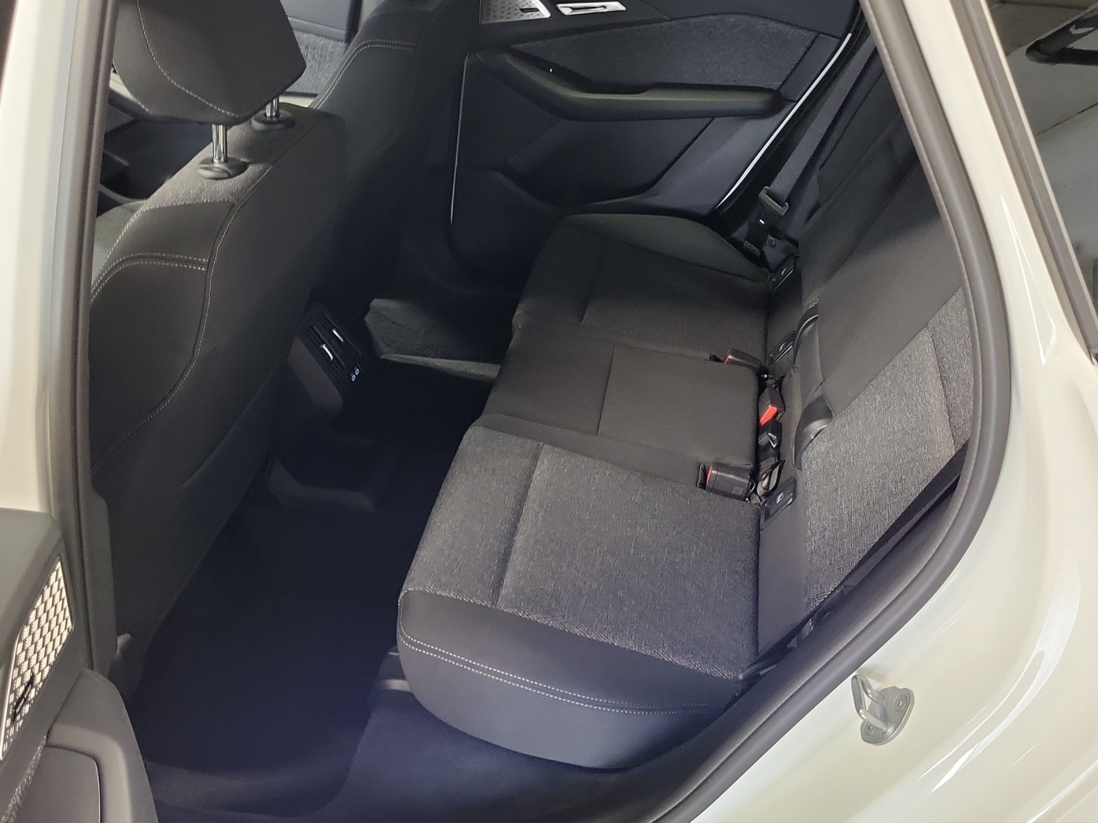 BMW 218d Active Tourer DKG-image-17