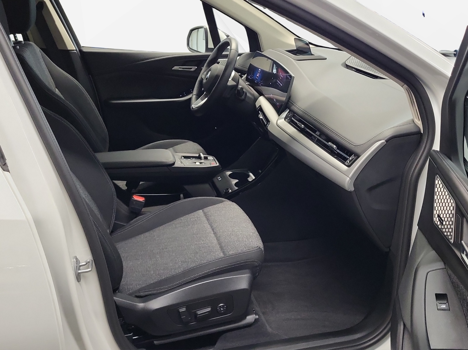BMW 218d Active Tourer DKG-image-16