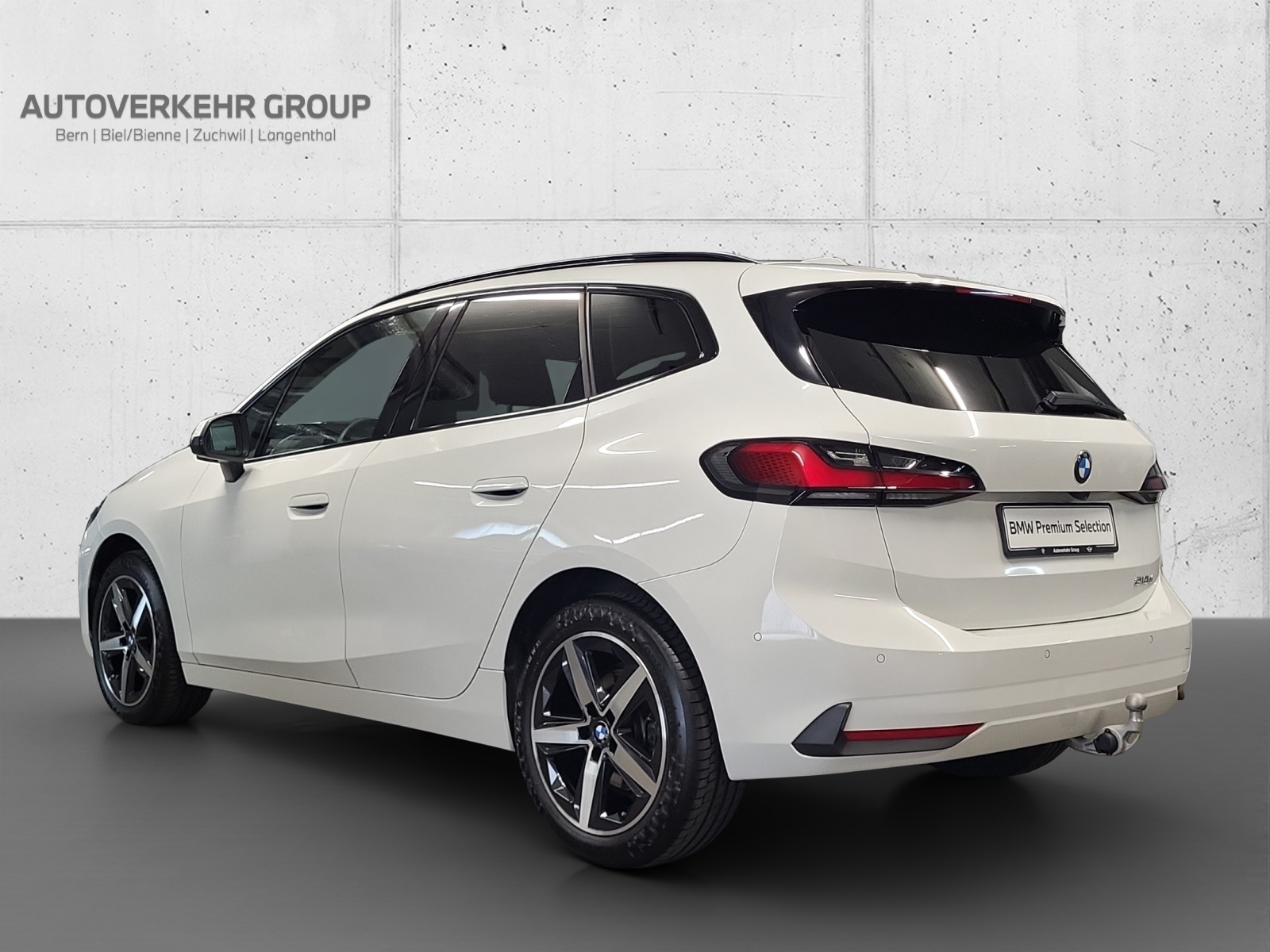 BMW 218d Active Tourer DKG-showroom-element-2