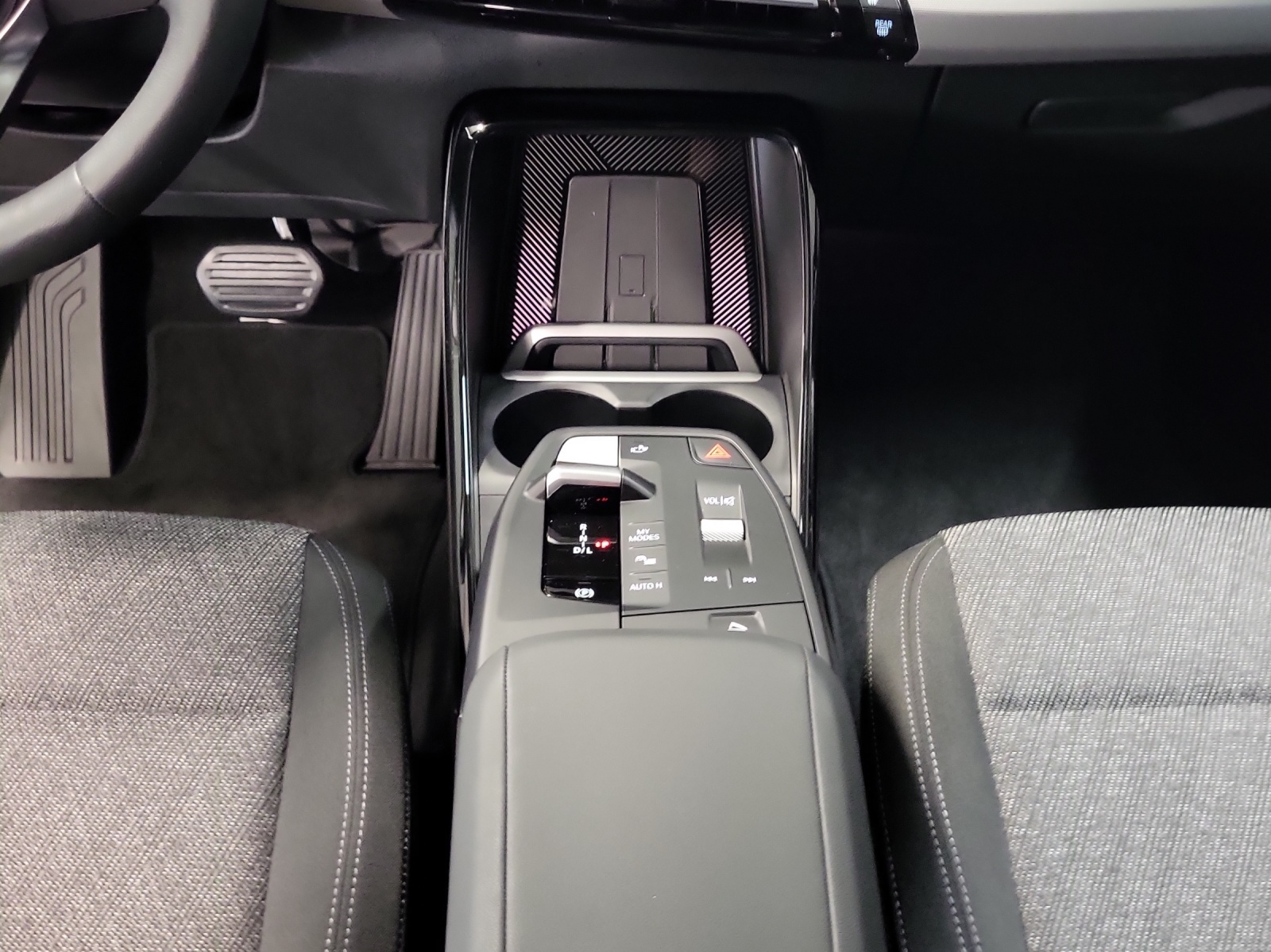 BMW 218d Active Tourer DKG-image-15
