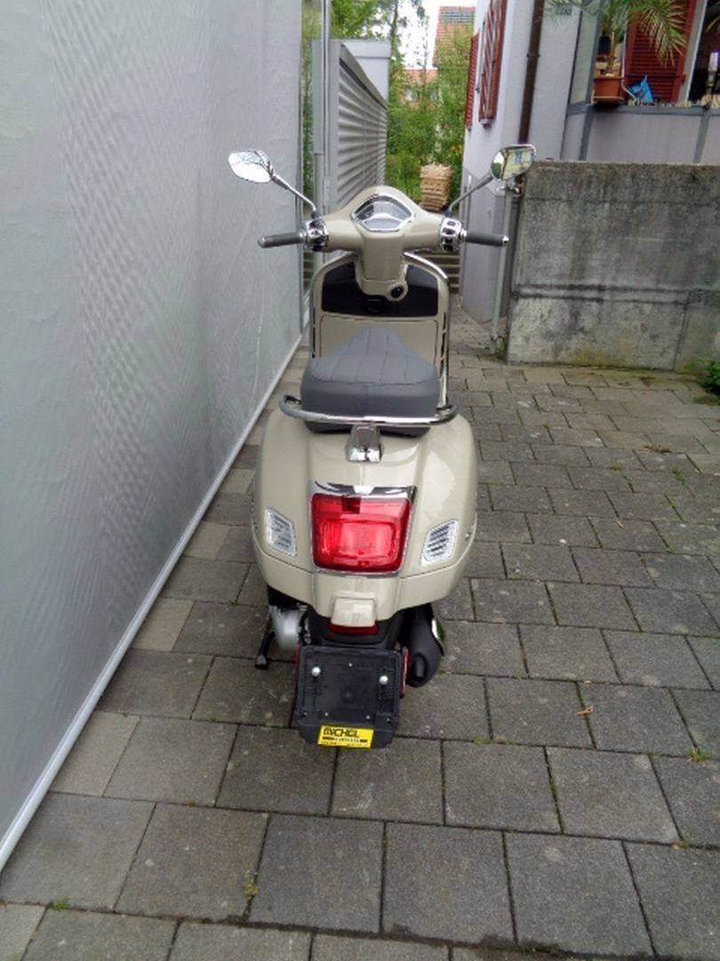 PIAGGIO VESPA GTS 125 RST-image-4