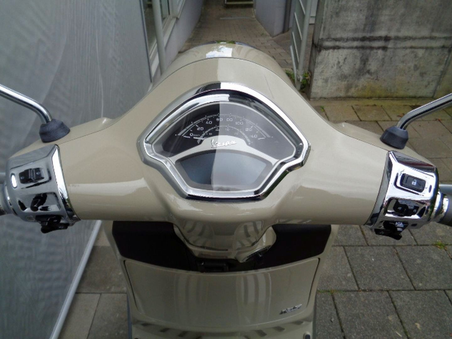 PIAGGIO VESPA GTS 125 RST-image-6