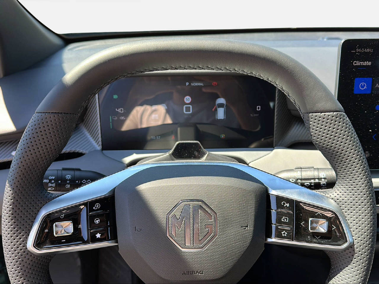 MG 4 64kWh Xpower 4WD-image-10
