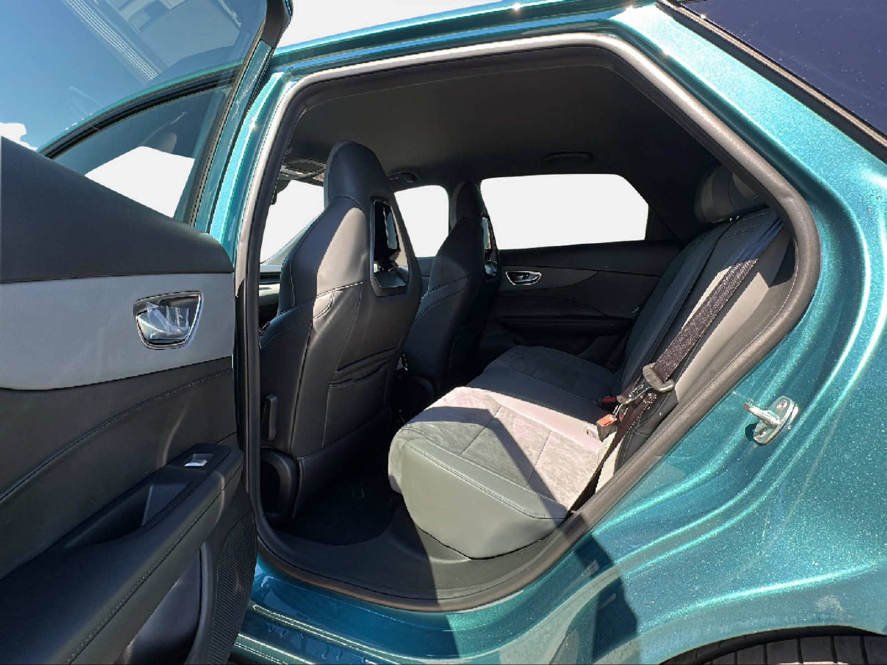 MG 4 64kWh Xpower 4WD-image-12